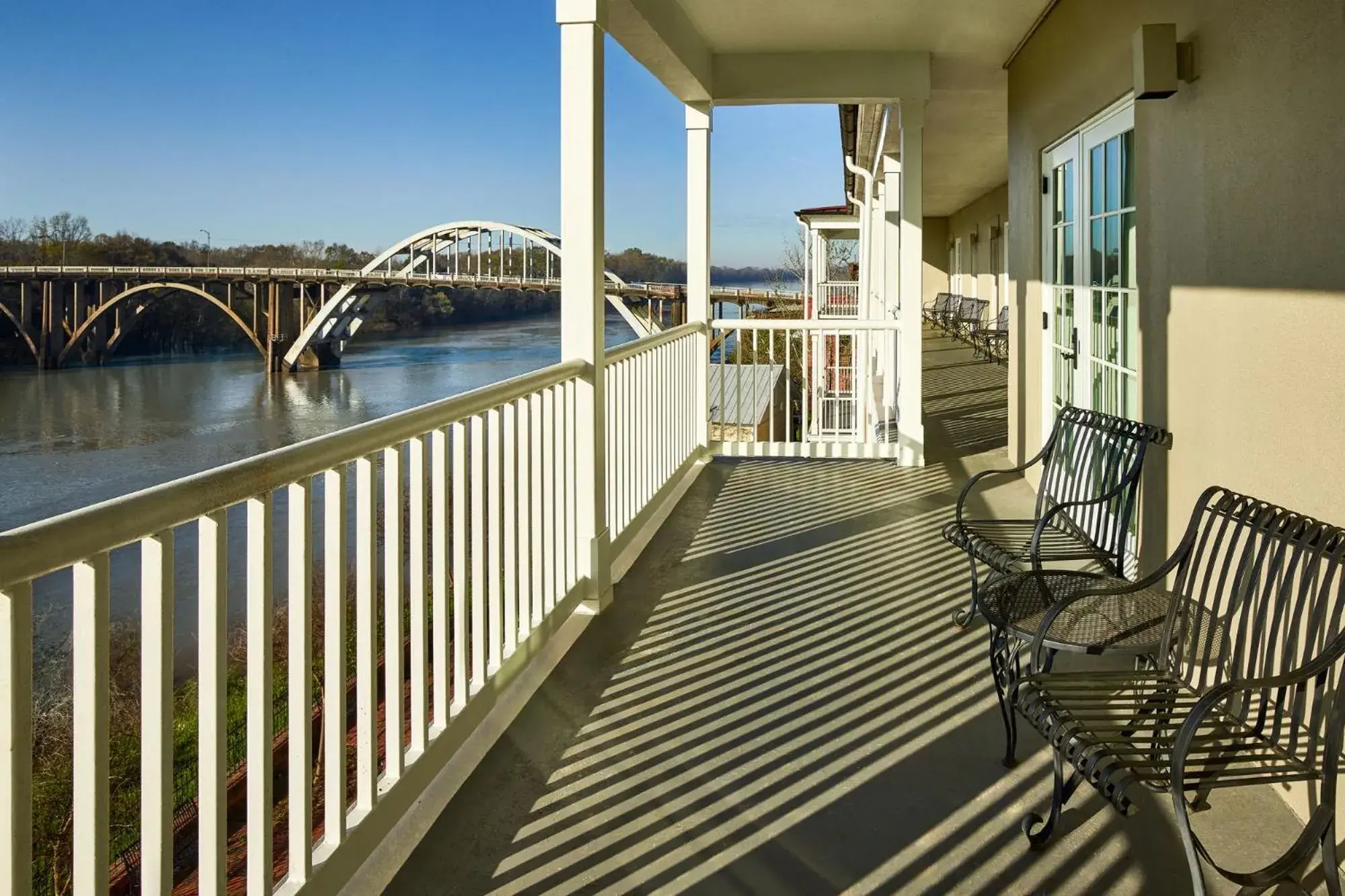 Queen Room with Balcony and River View in St James Hotel Selma Queen Room with Balcony and River View in St James Hotel Selma