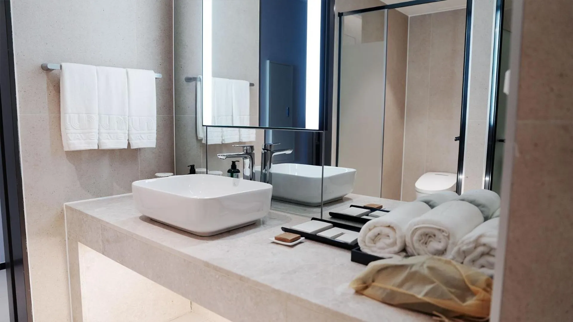 Toilet in WAVEM HOTEL East