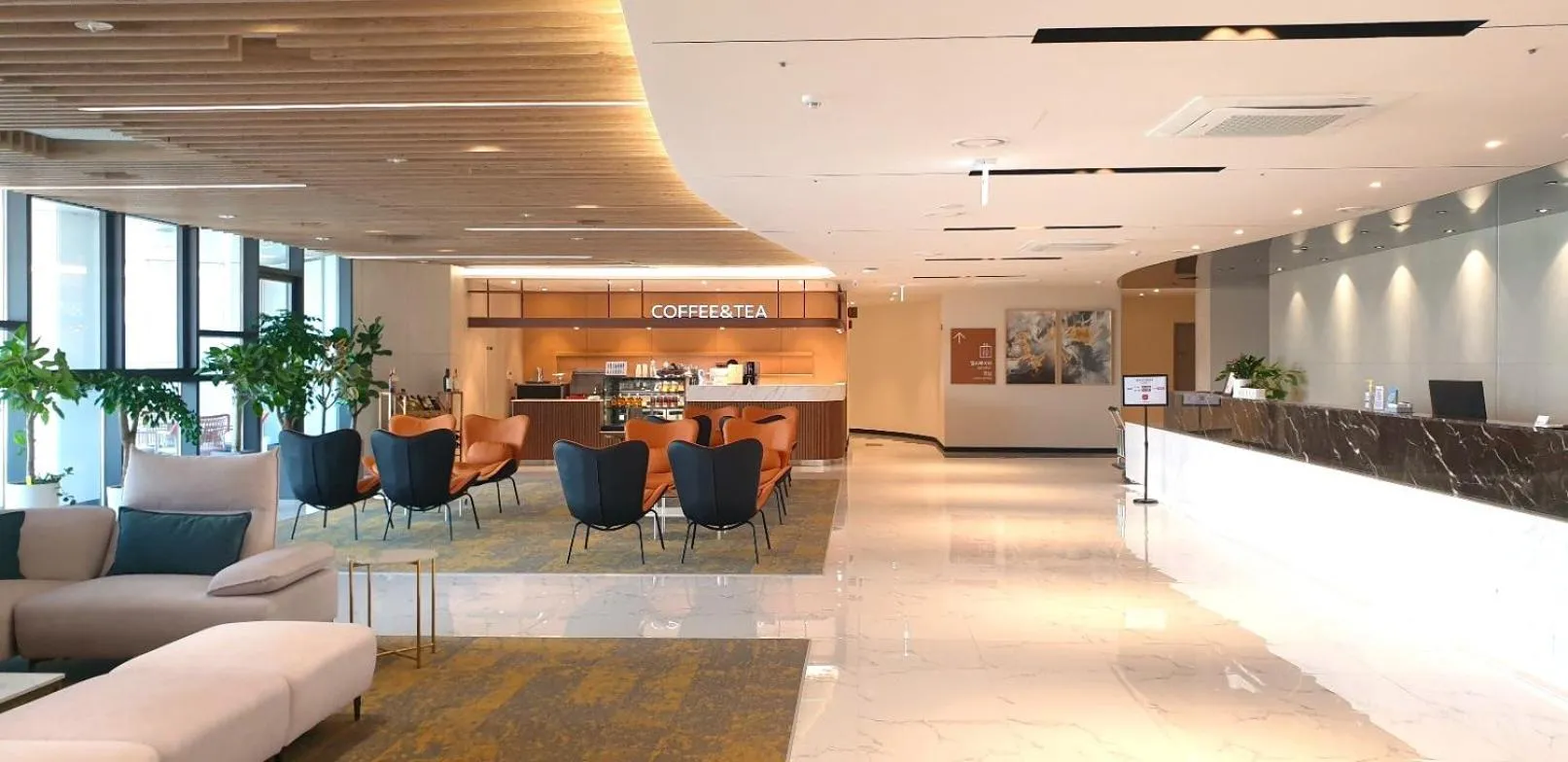 Lobby or reception in WAVEM HOTEL East