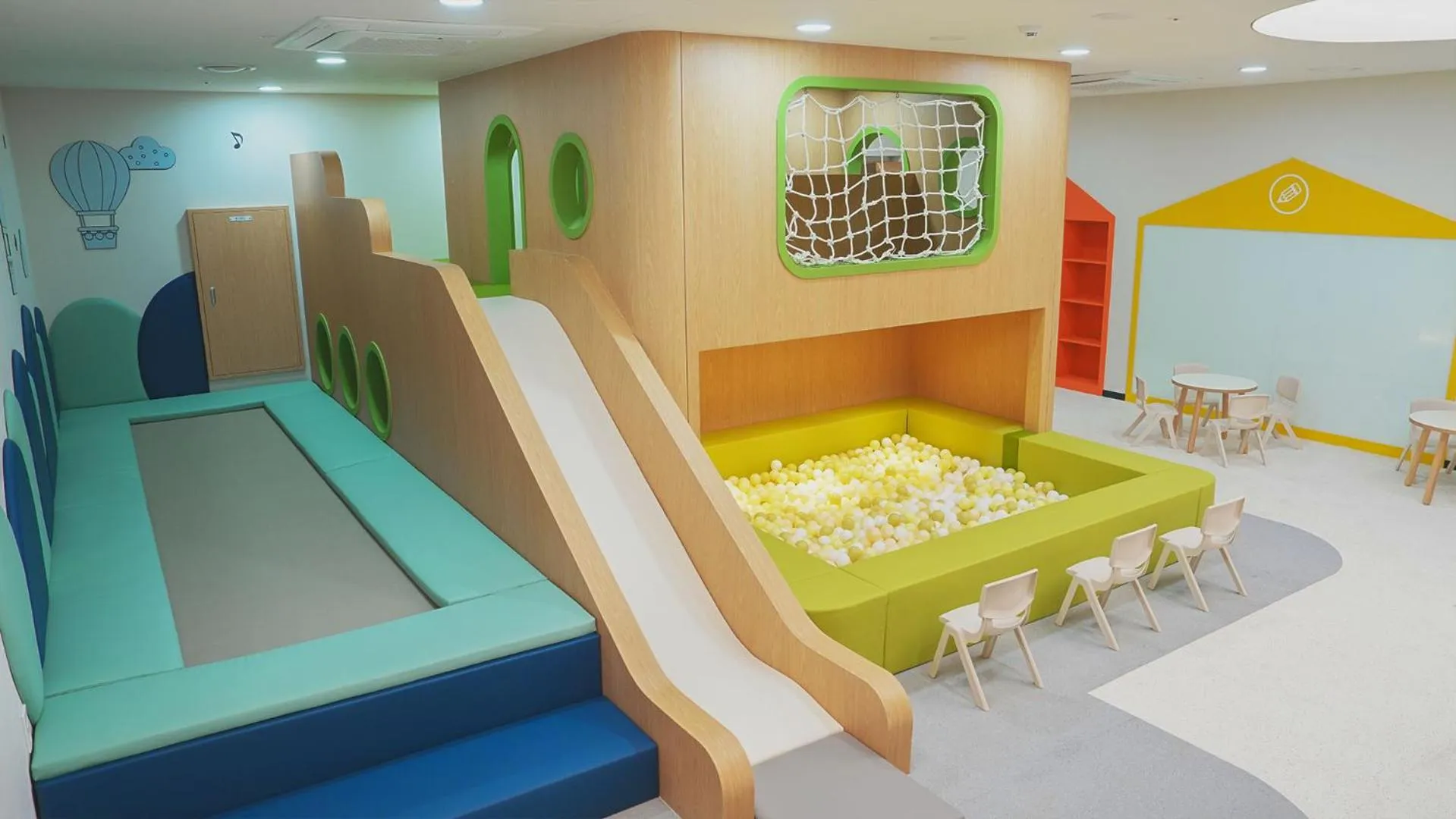 Kids's club in WAVEM HOTEL East