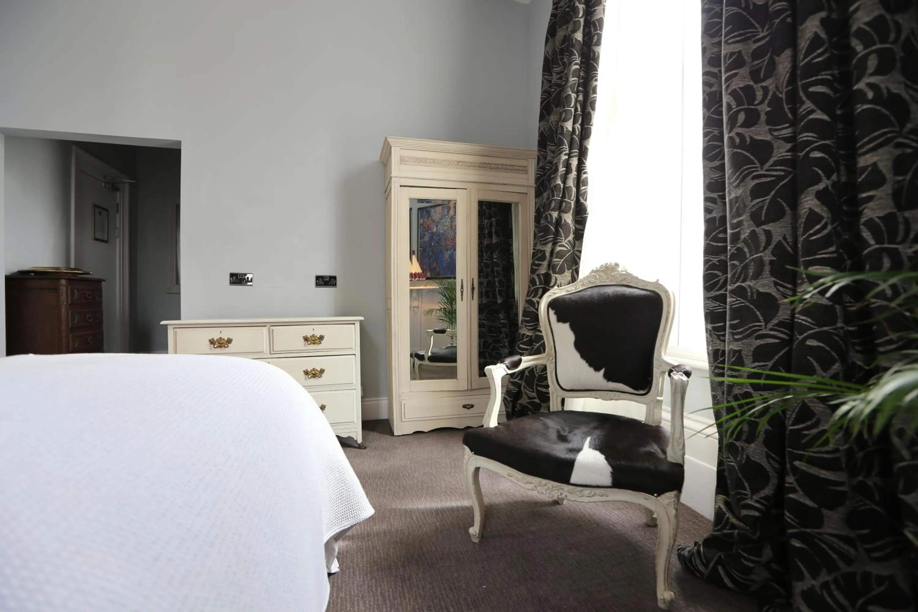 Photo of the whole room in The Crown and Sceptre