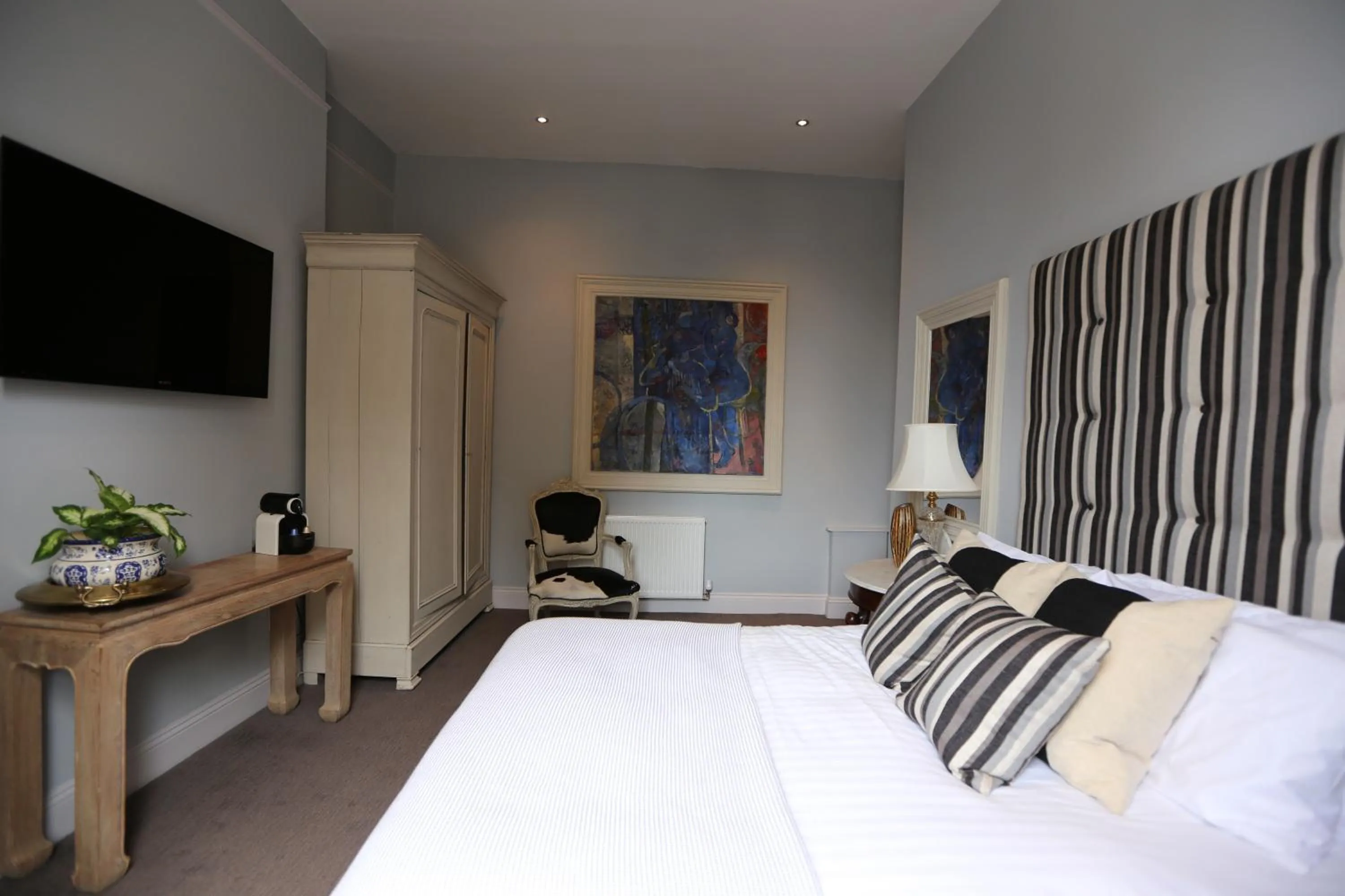 Photo of the whole room in The Crown and Sceptre