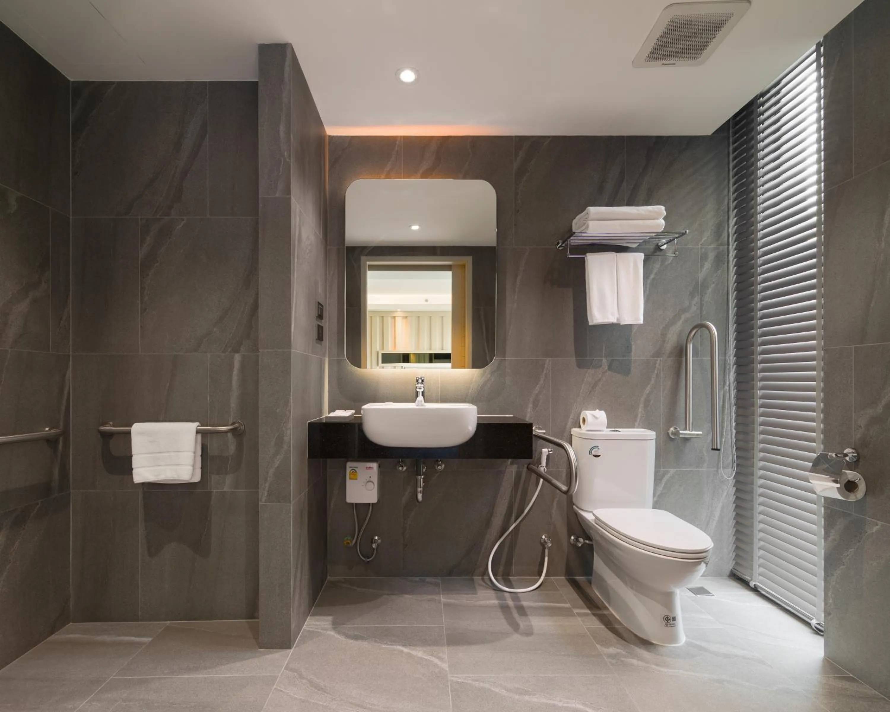 Shower in T2 The Portal Sukhumvit