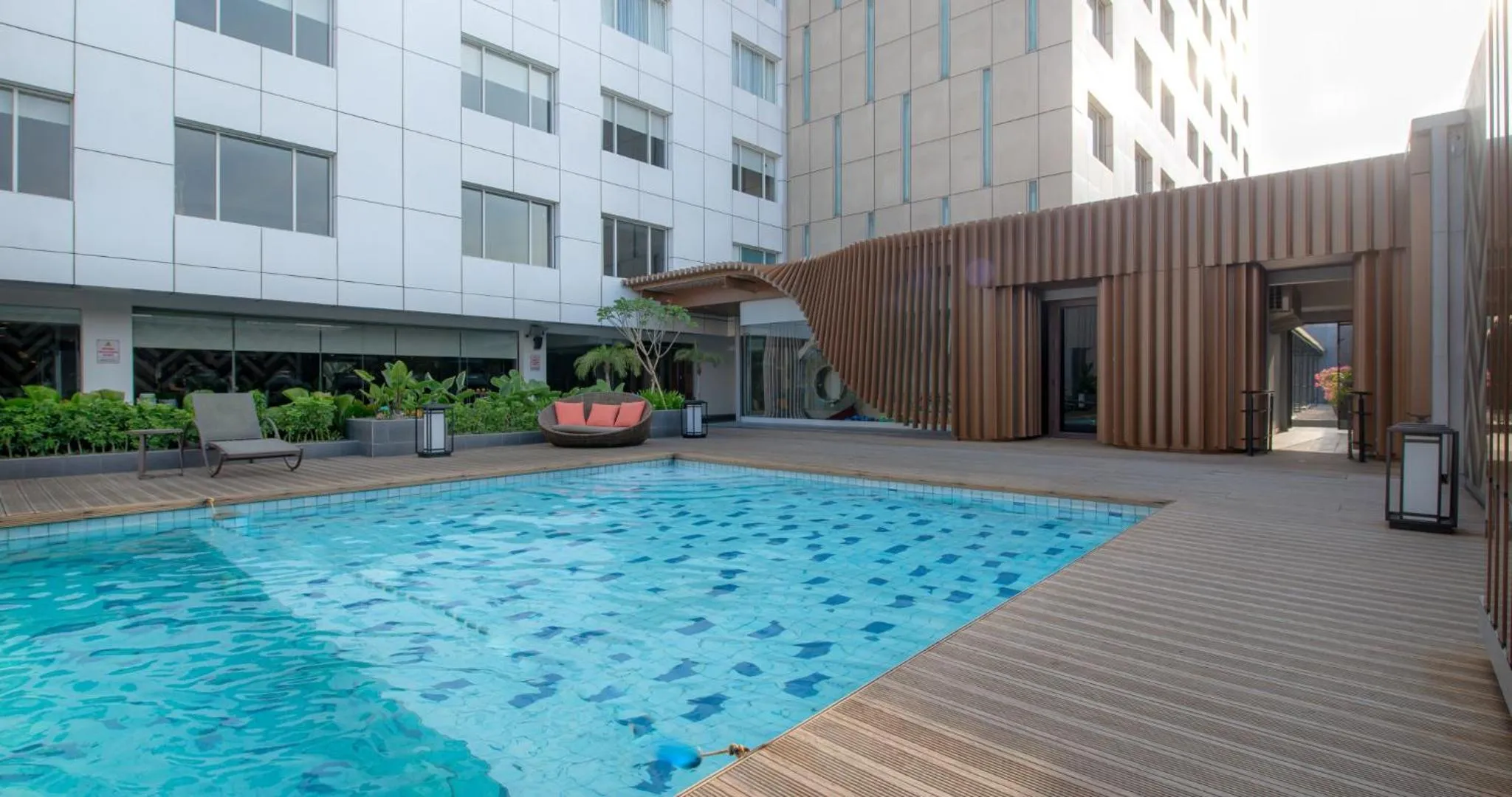 Swimming pool in Gumaya Tower Hotel