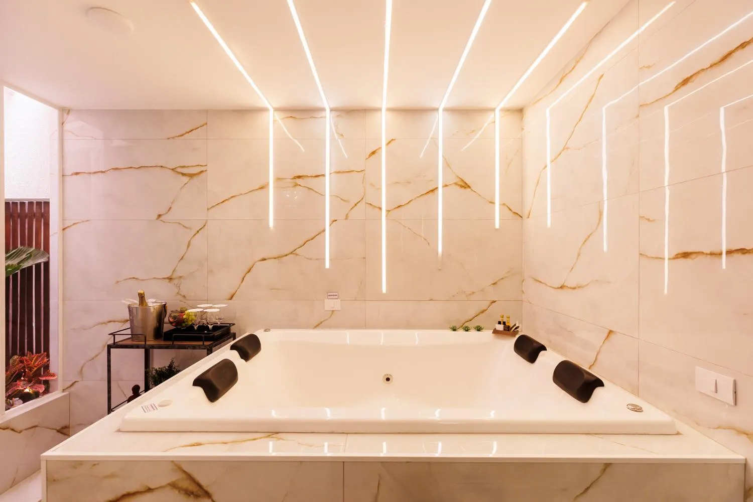 Hot Tub in Tonello Business Hotel