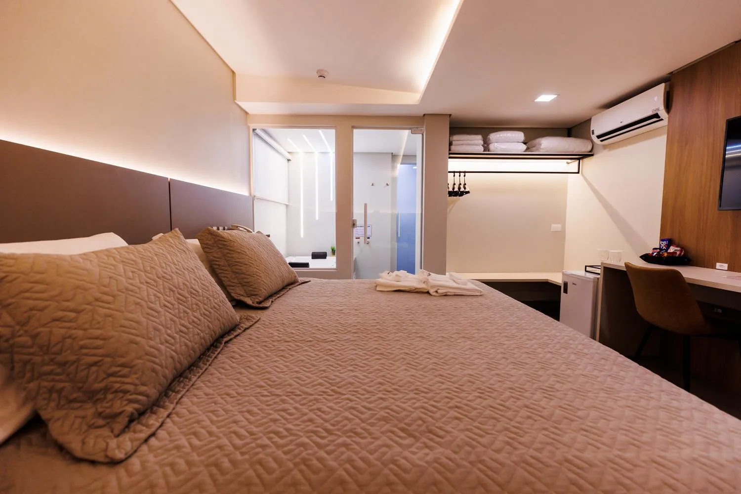 Photo of the whole room, Bed in Tonello Business Hotel