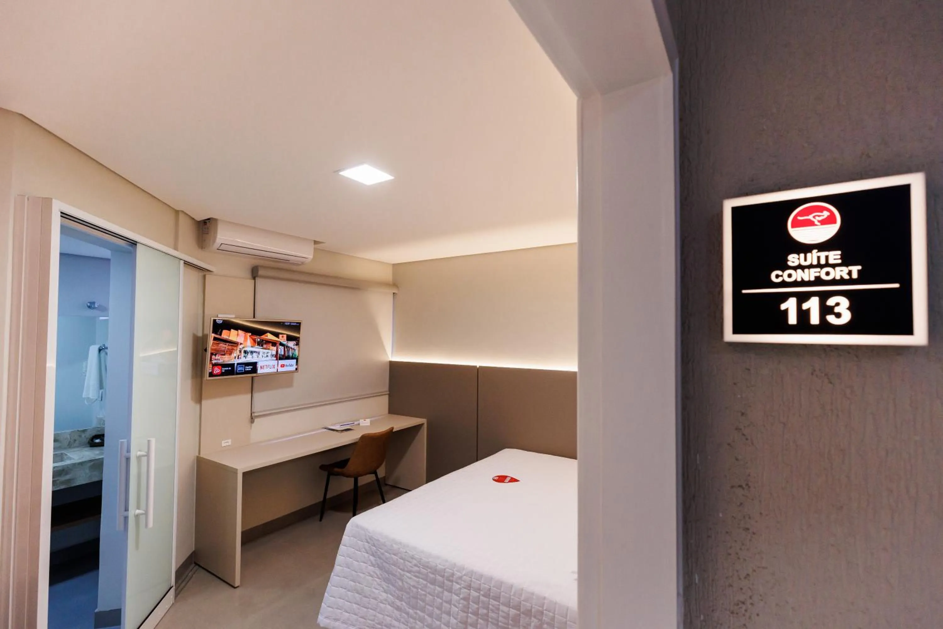 Photo of the whole room, Bed in Tonello Business Hotel