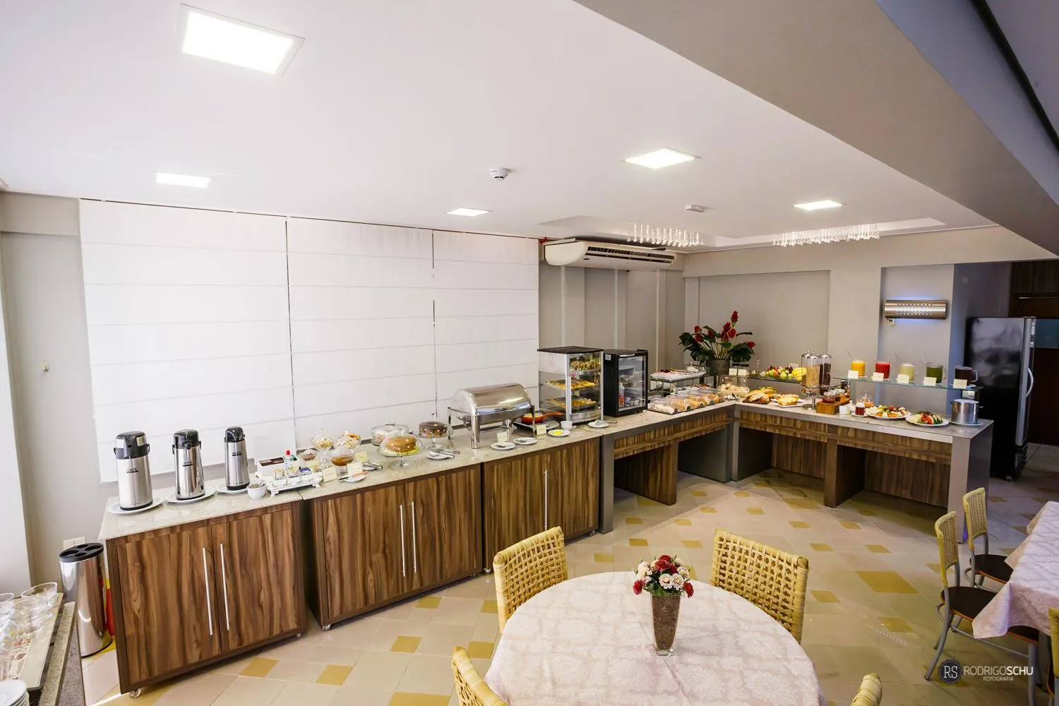 Restaurant/places to eat in Tonello Business Hotel