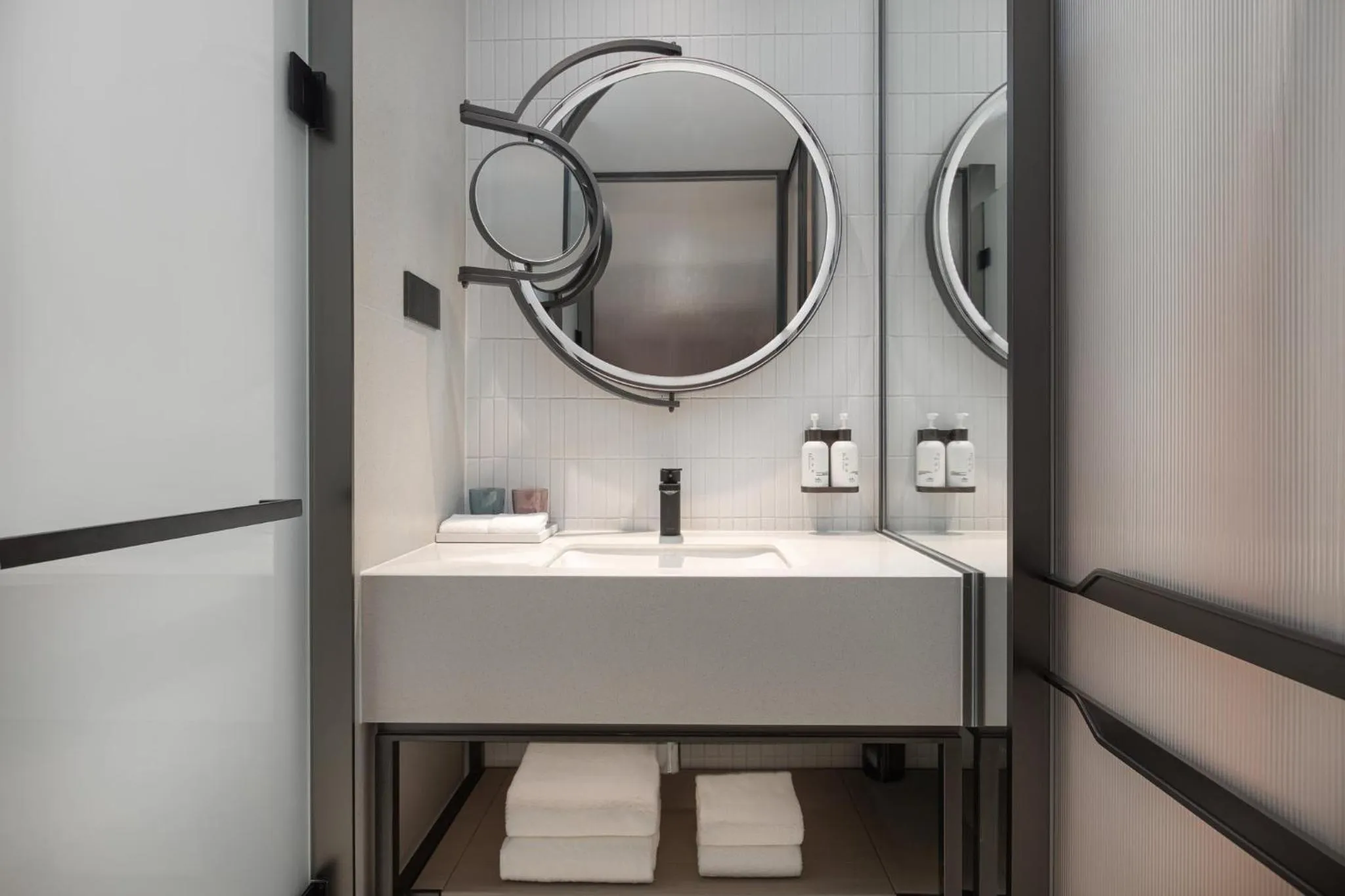 Bathroom in EVEN Hotel Shanghai Hongqiao CBD by IHG