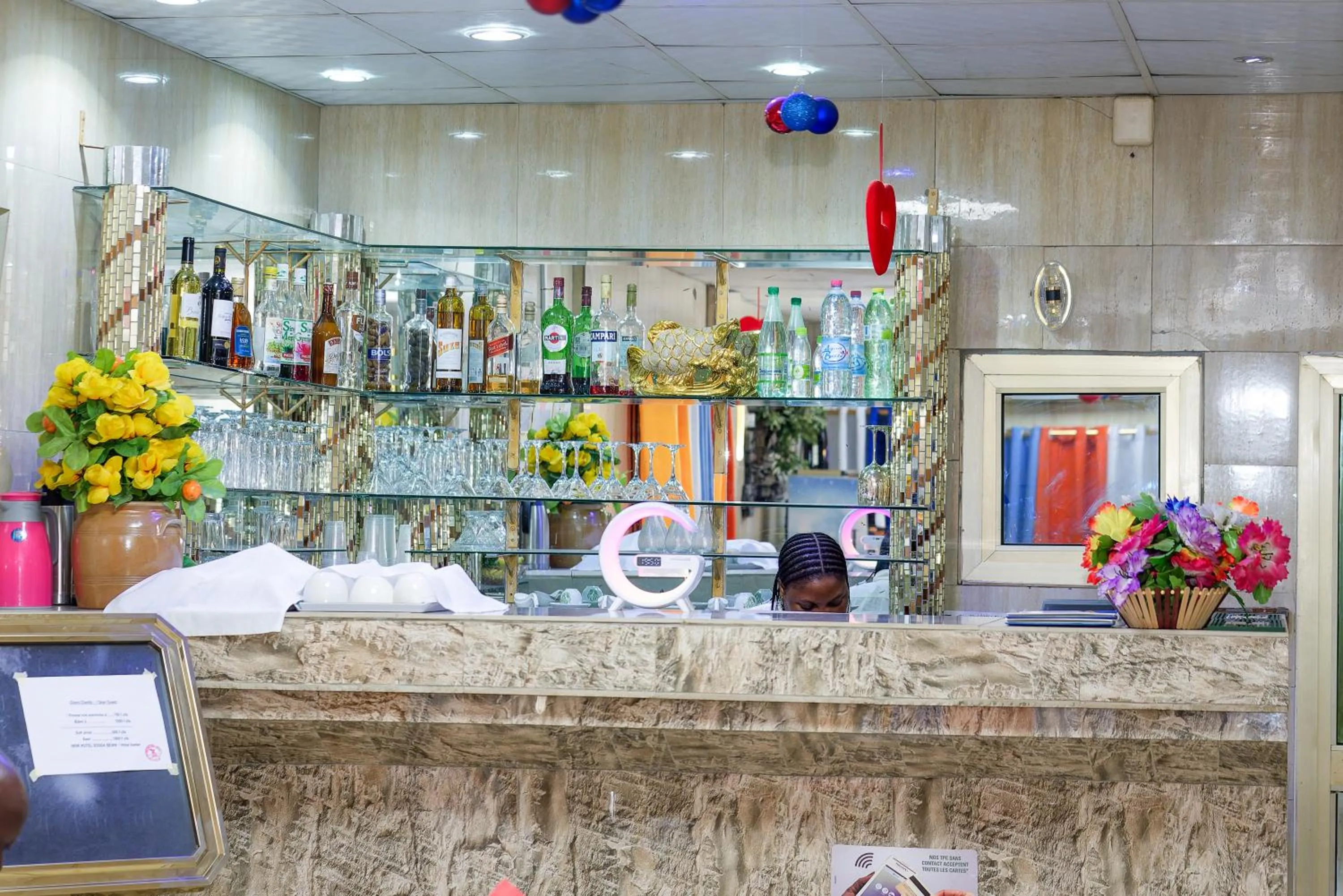 Restaurant/places to eat in New Hotel Sossa