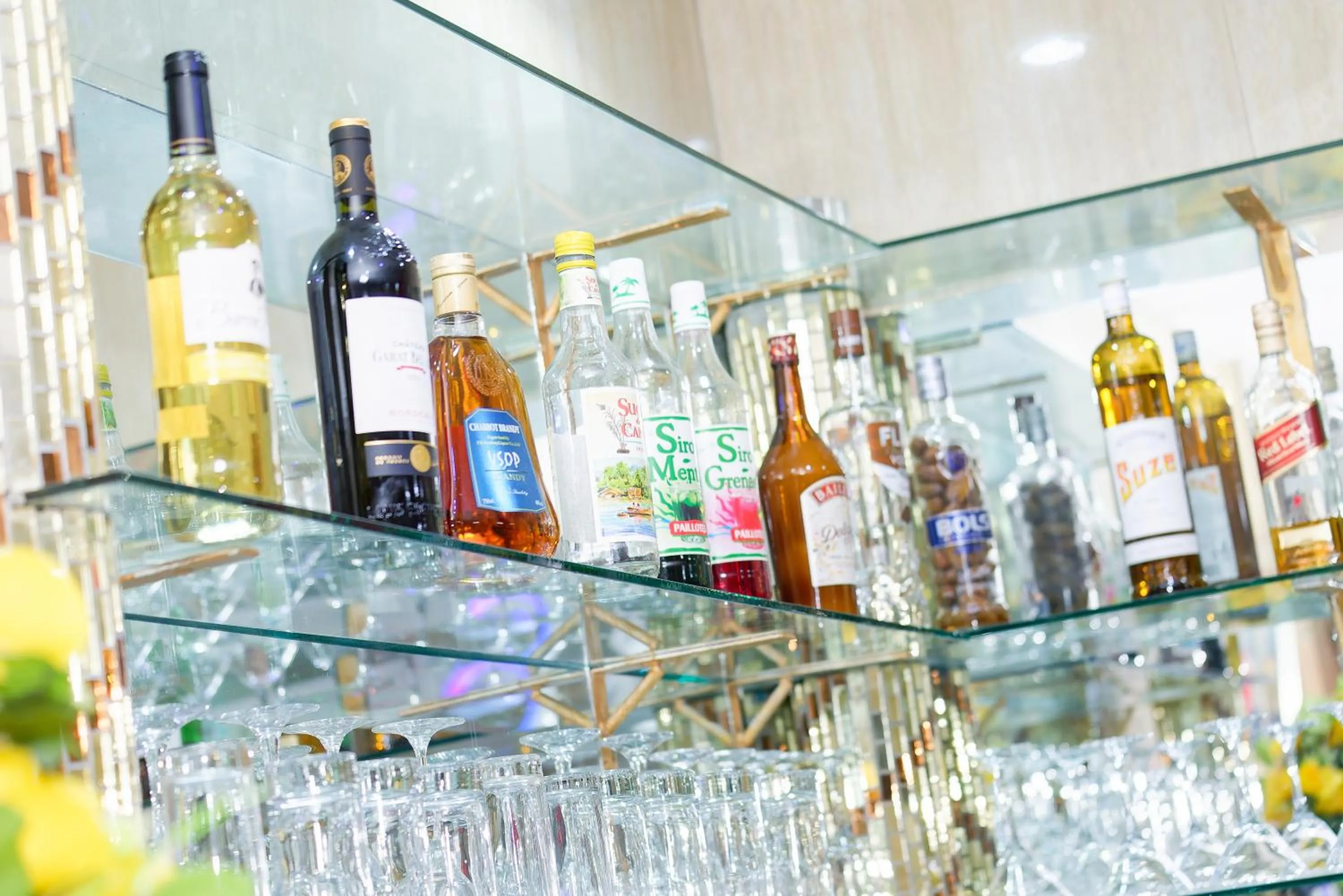 Restaurant/places to eat in New Hotel Sossa