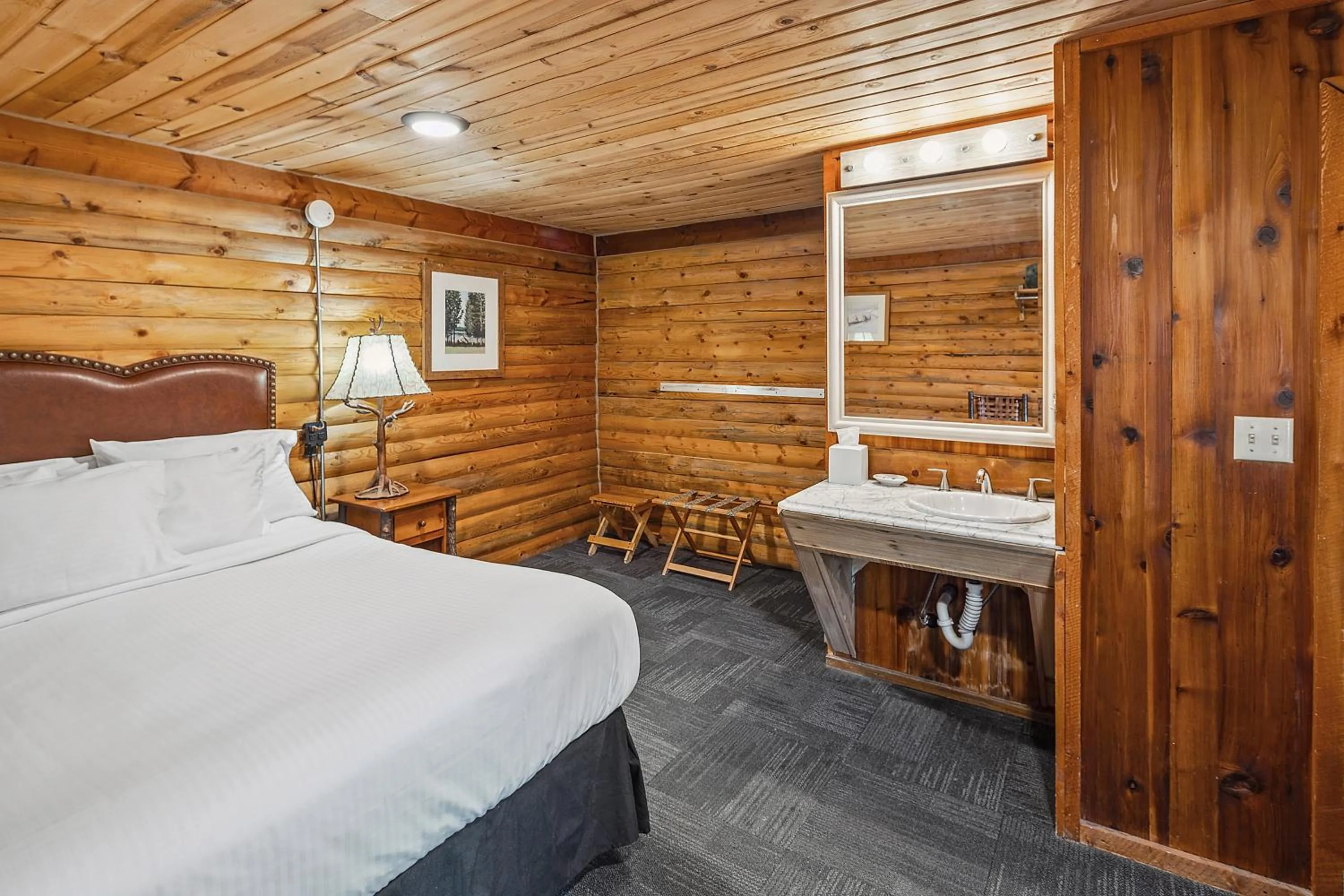 Bedroom, Bed in Denali Crow's Nest Cabins