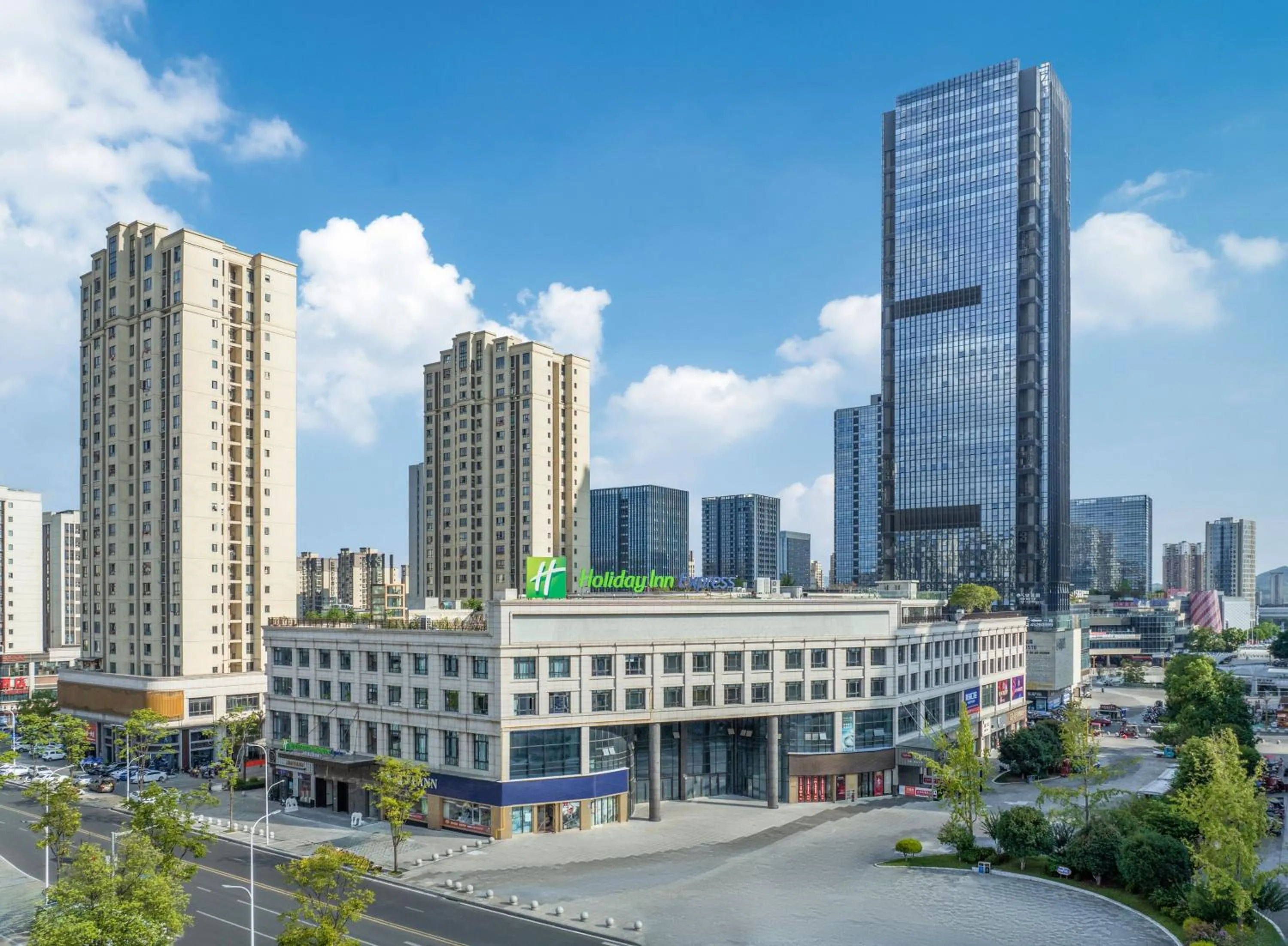 Property building in Holiday Inn Express Chongqing Tongliang by IHG