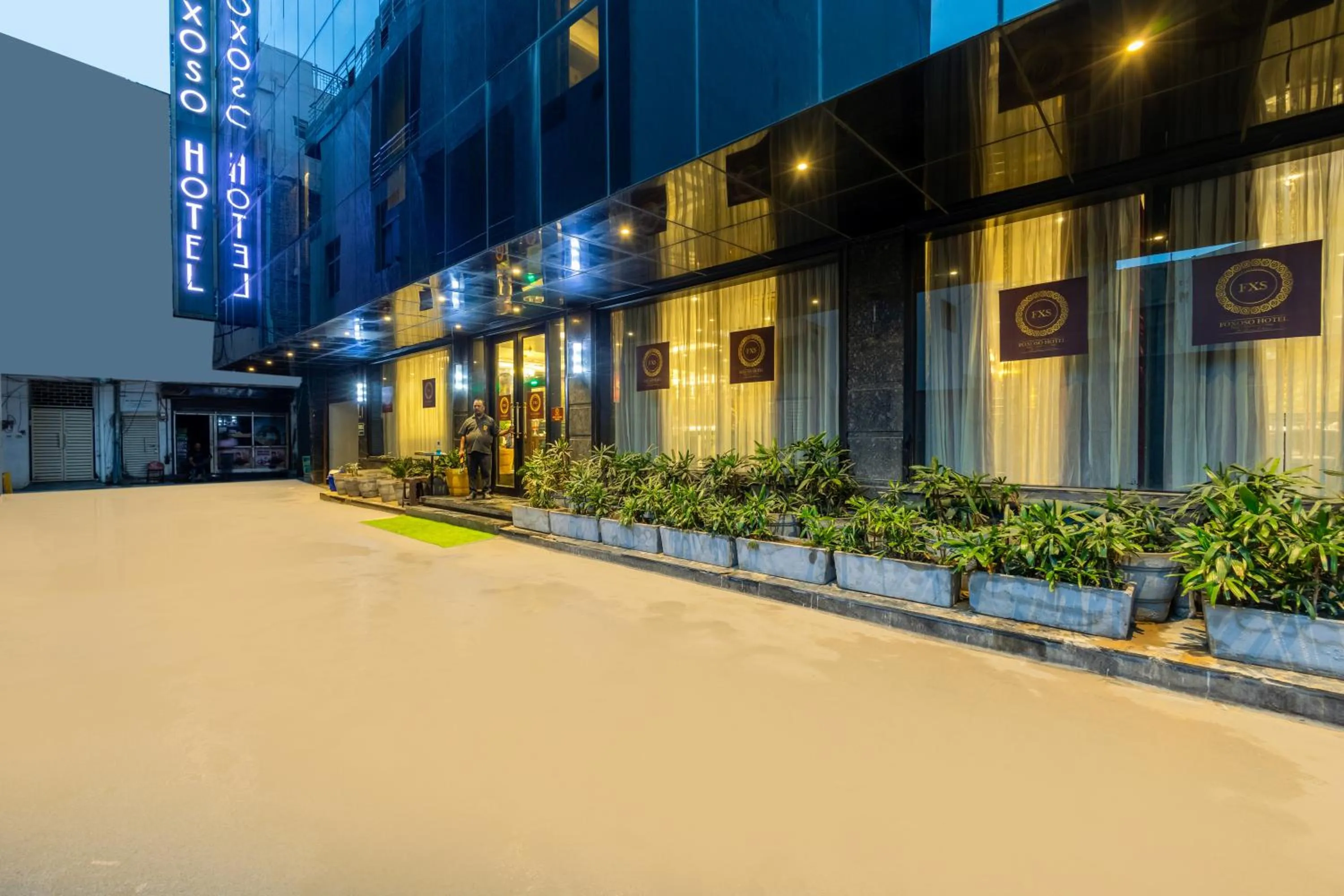 Facade/entrance in Foxoso Hotel Delhi Airport