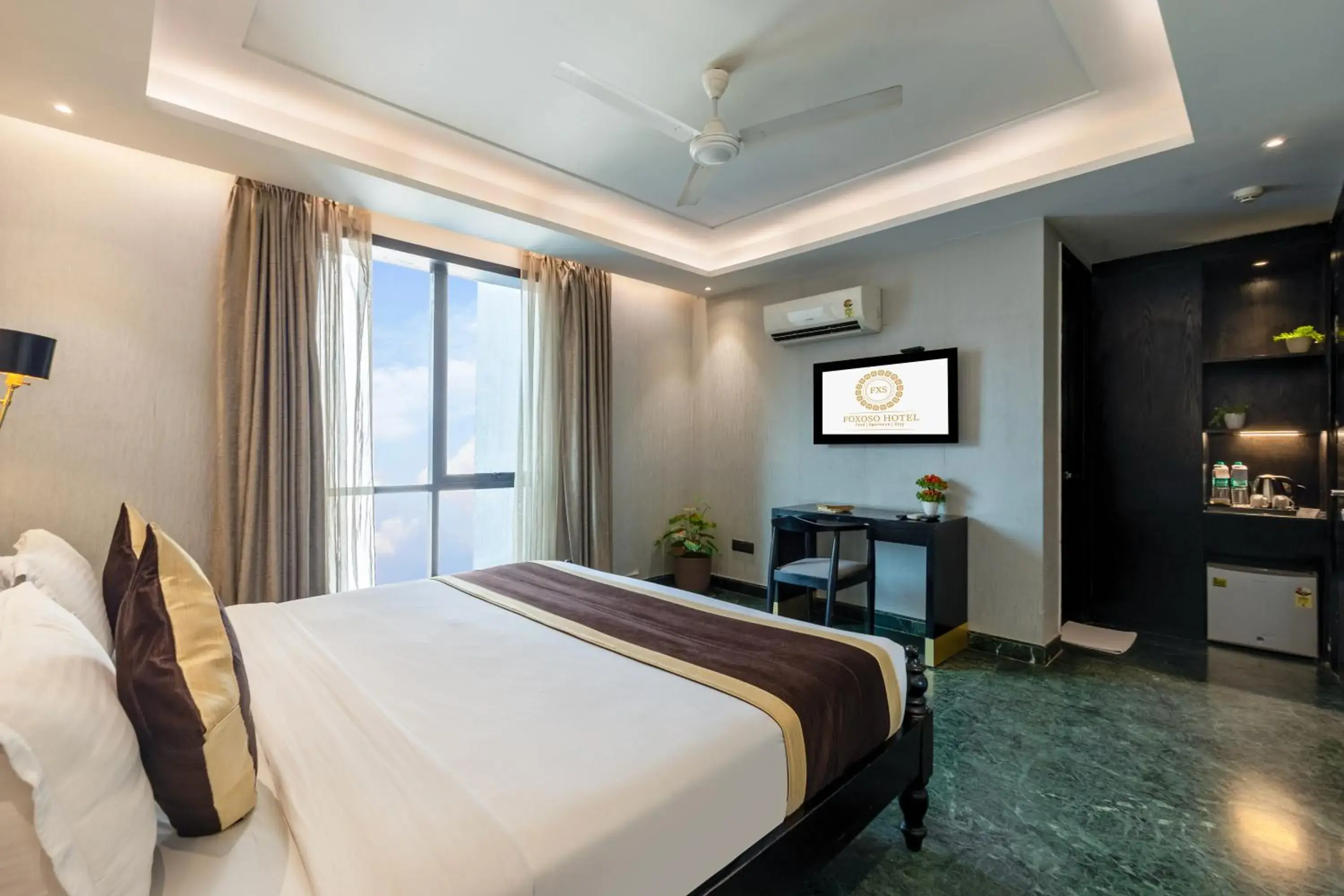 Premium Double Room in Foxoso Hotel Delhi Airport Premium Double Room in Foxoso Hotel Delhi Airport
