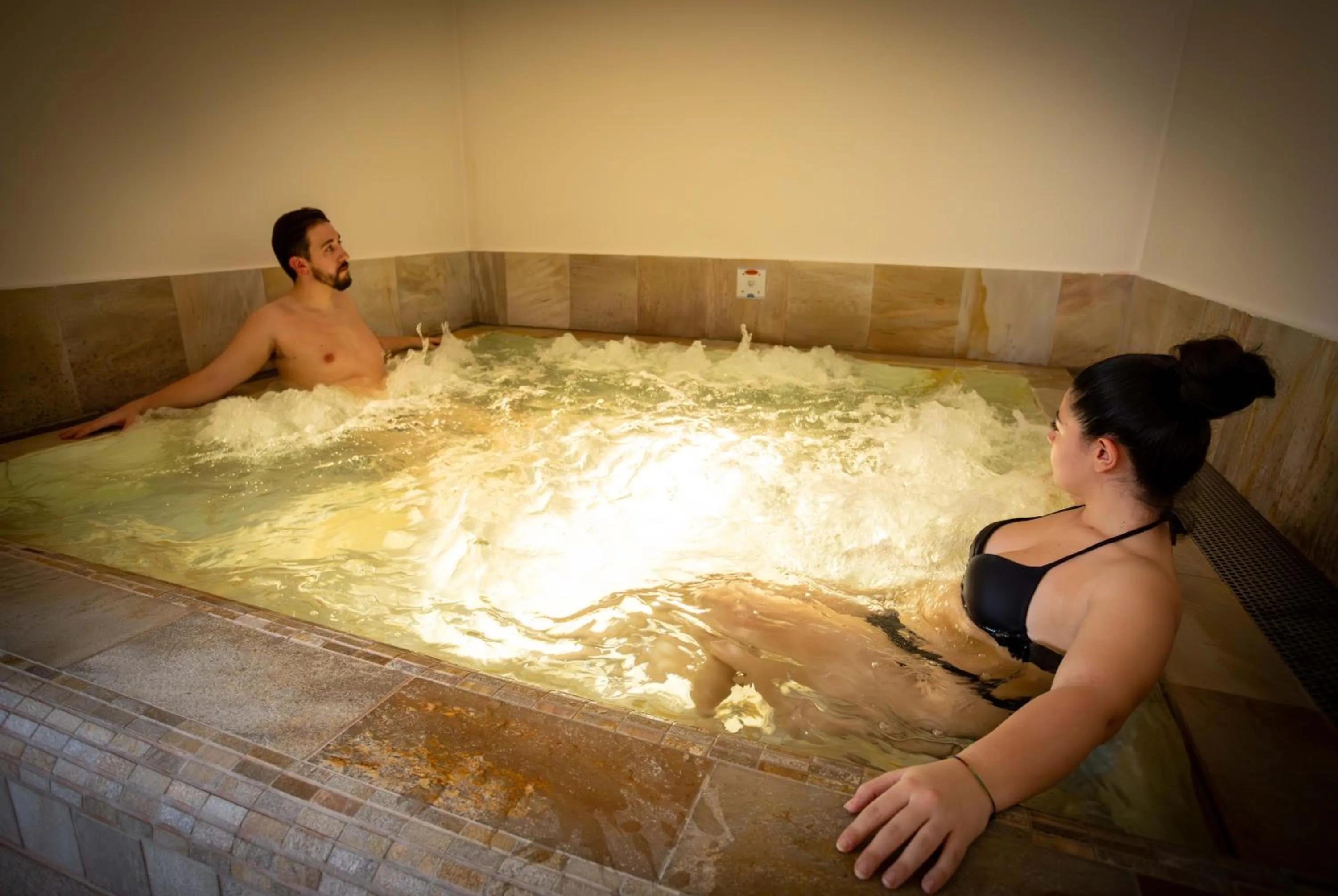 Hot Tub in Hotel Sella Ronda Serenella - A 50 mt dalle piste da sci