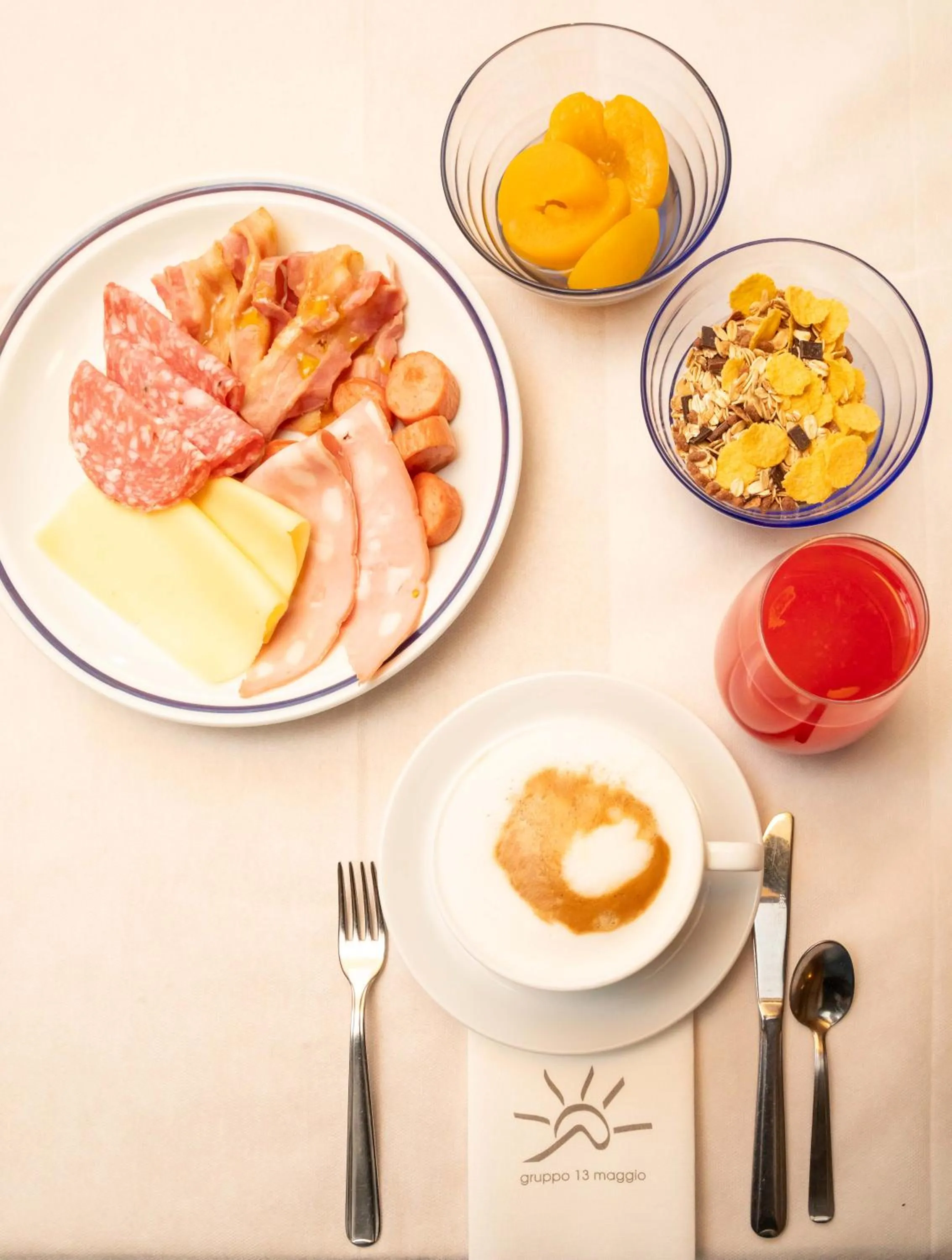 Breakfast in Hotel Sella Ronda Serenella - A 50 mt dalle piste da sci