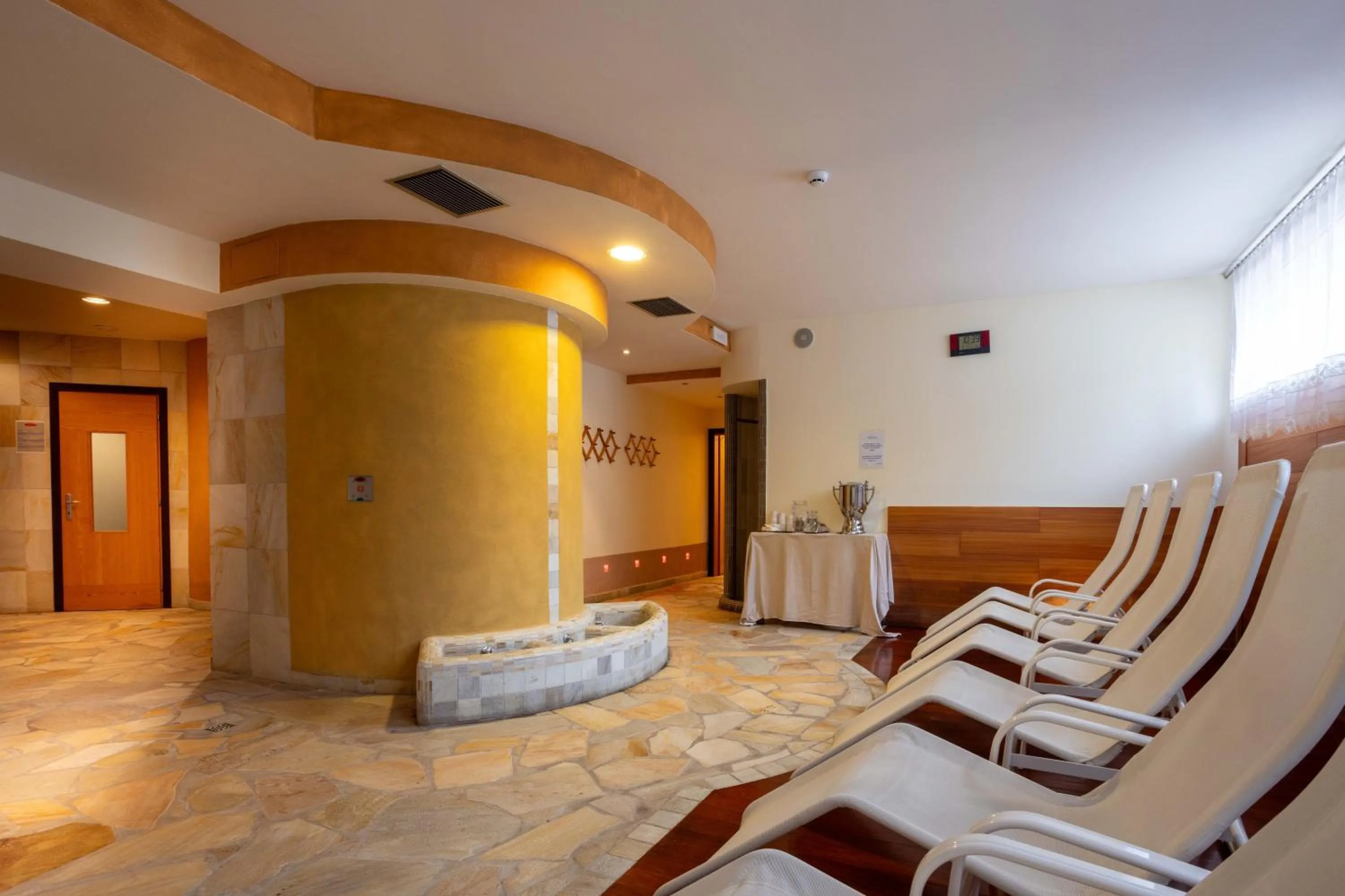 Spa and wellness centre/facilities in Hotel Sella Ronda Serenella - A 50 mt dalle piste da sci