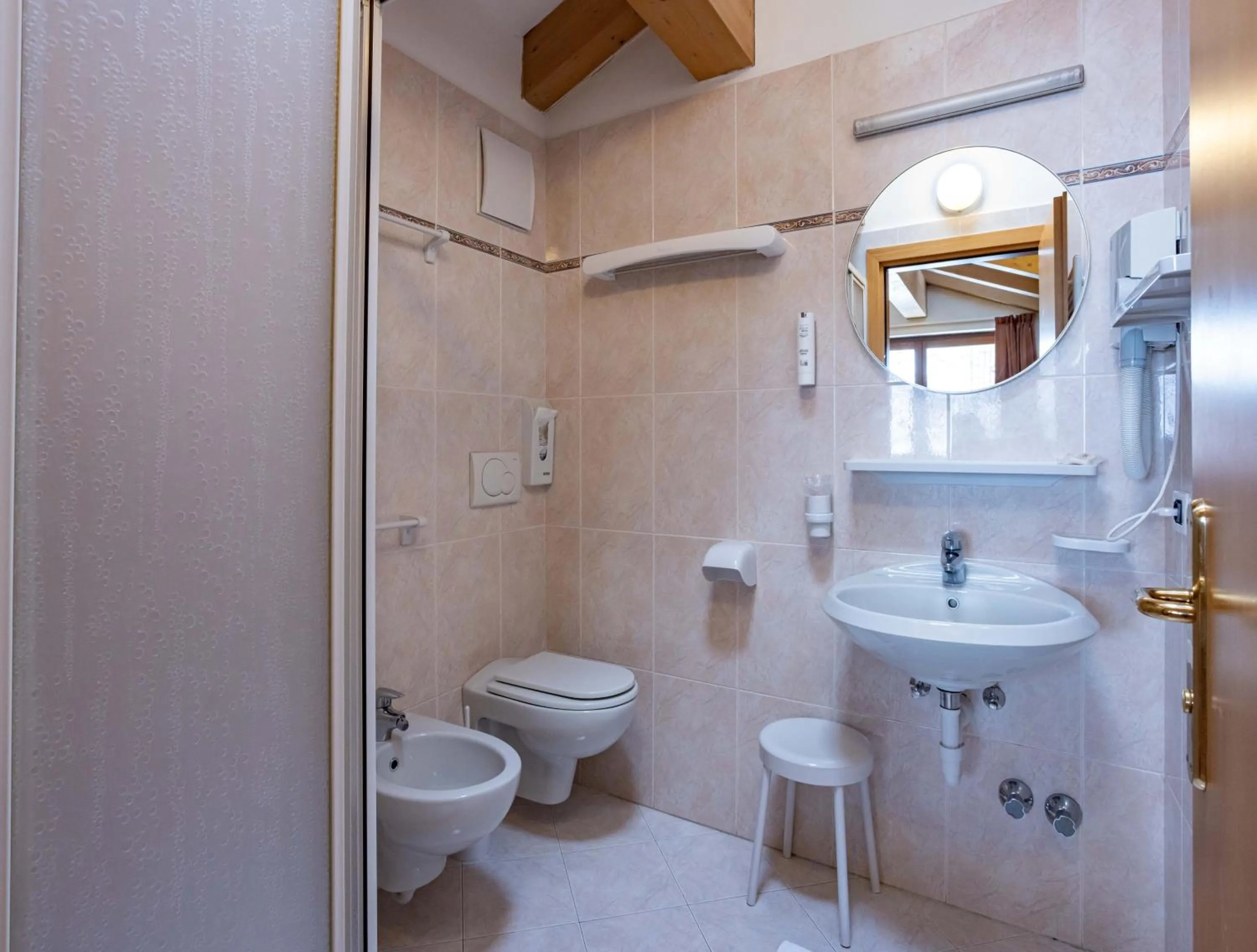 Bathroom in Hotel Sella Ronda Serenella - A 50 mt dalle piste da sci