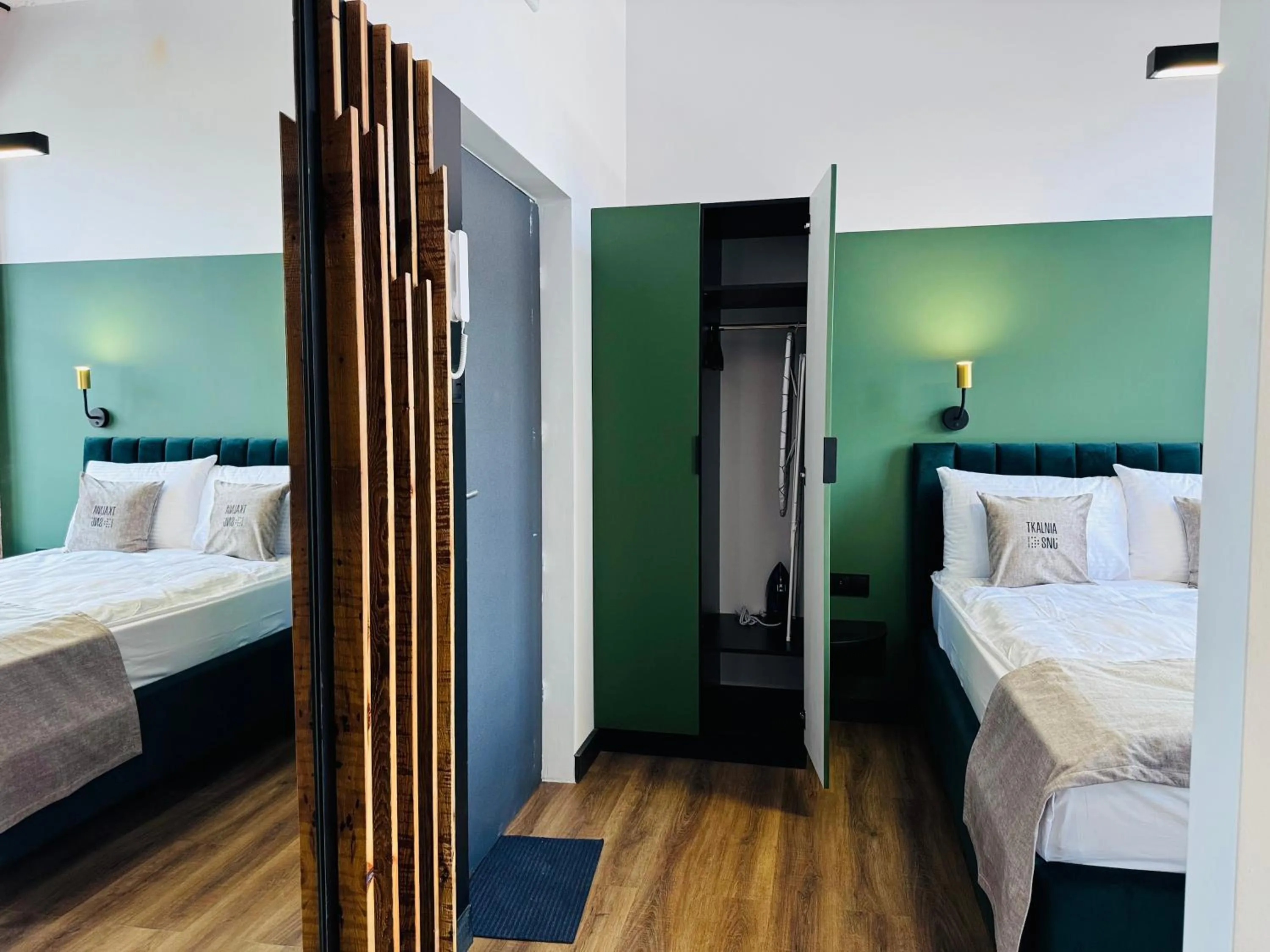 Photo of the whole room, Bed in Tkalnia Snu