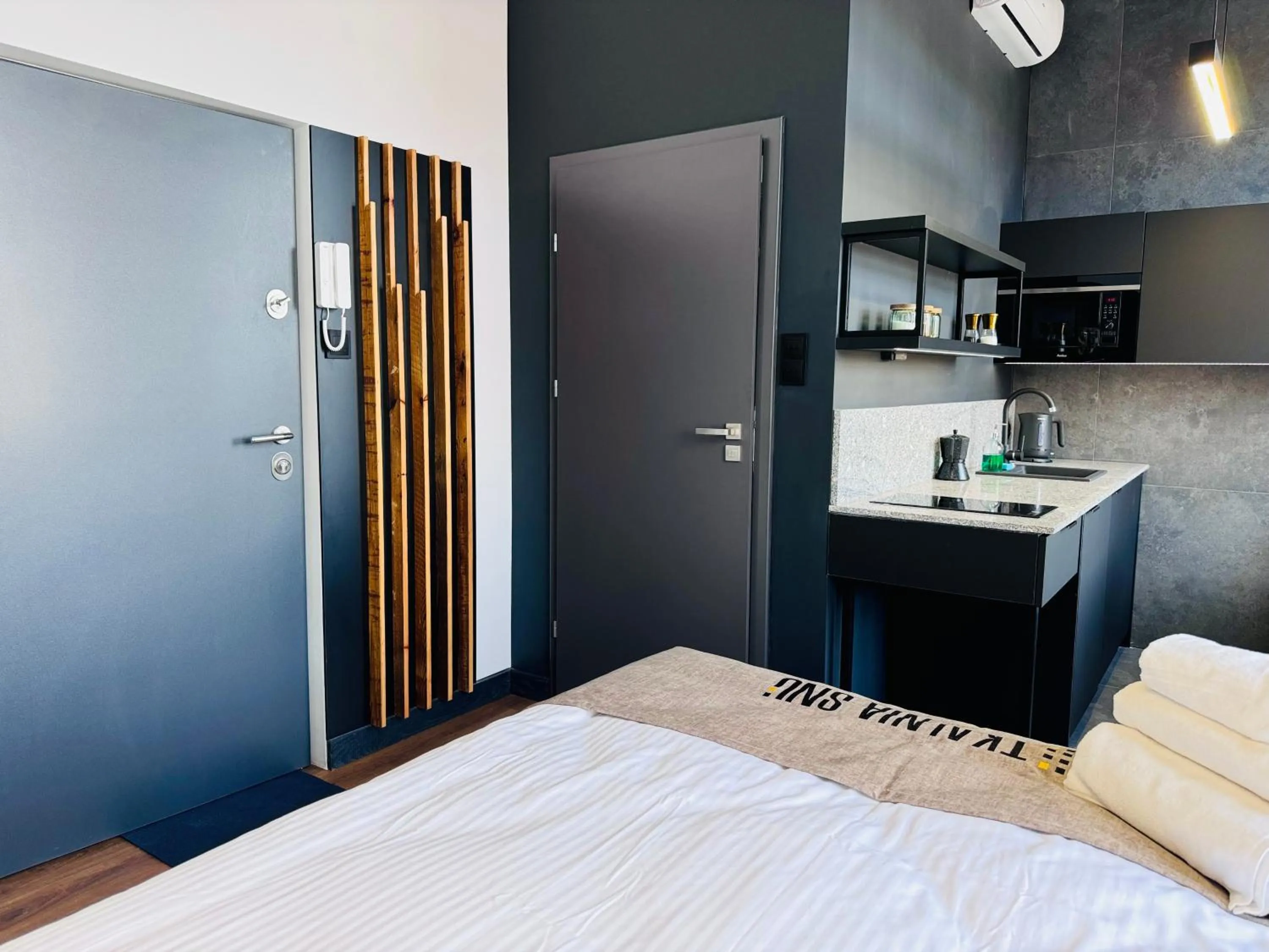 Kitchen or kitchenette, Bed in Tkalnia Snu