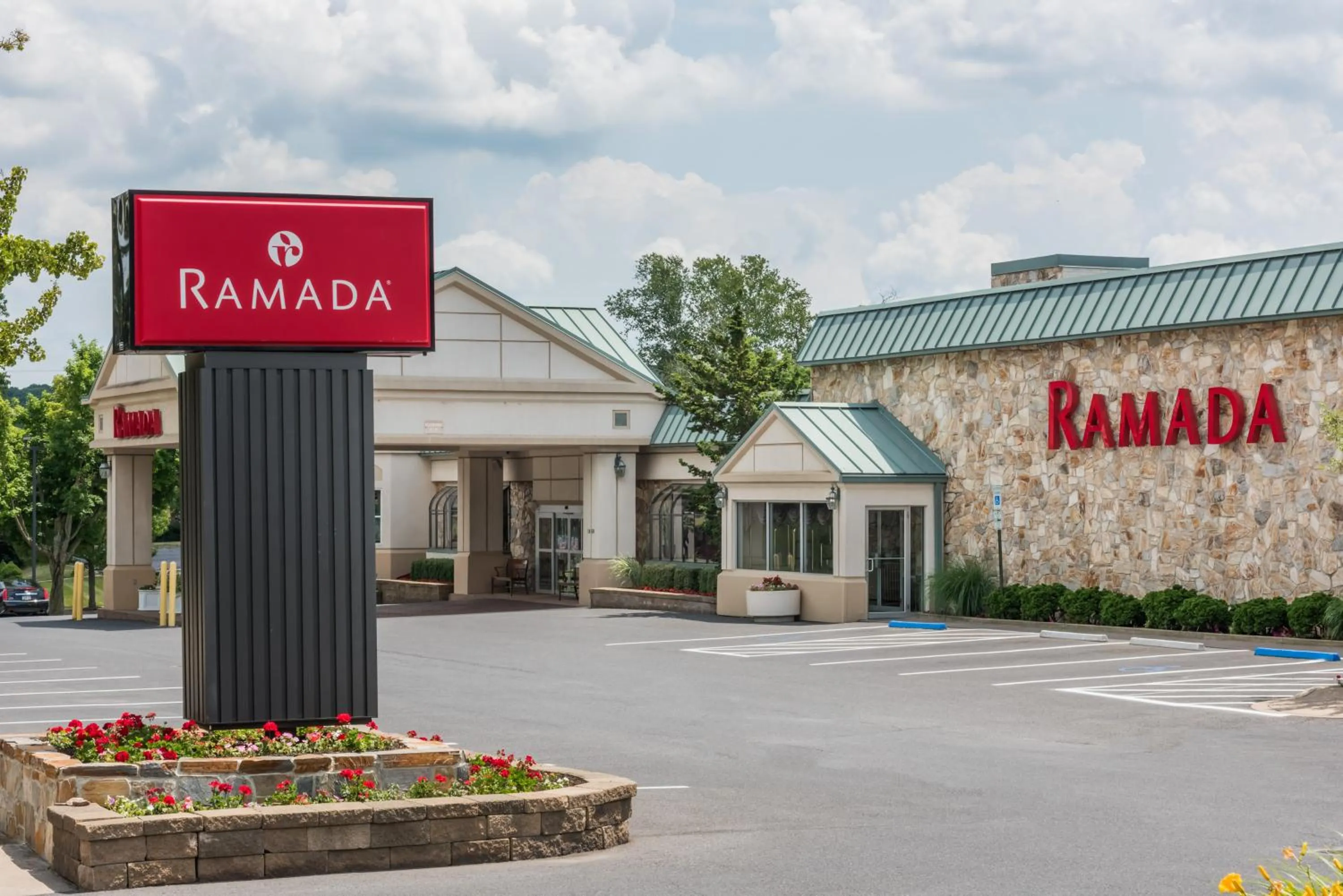 Facade/entrance in Ramada by Wyndham State College Hotel & Conference Center
