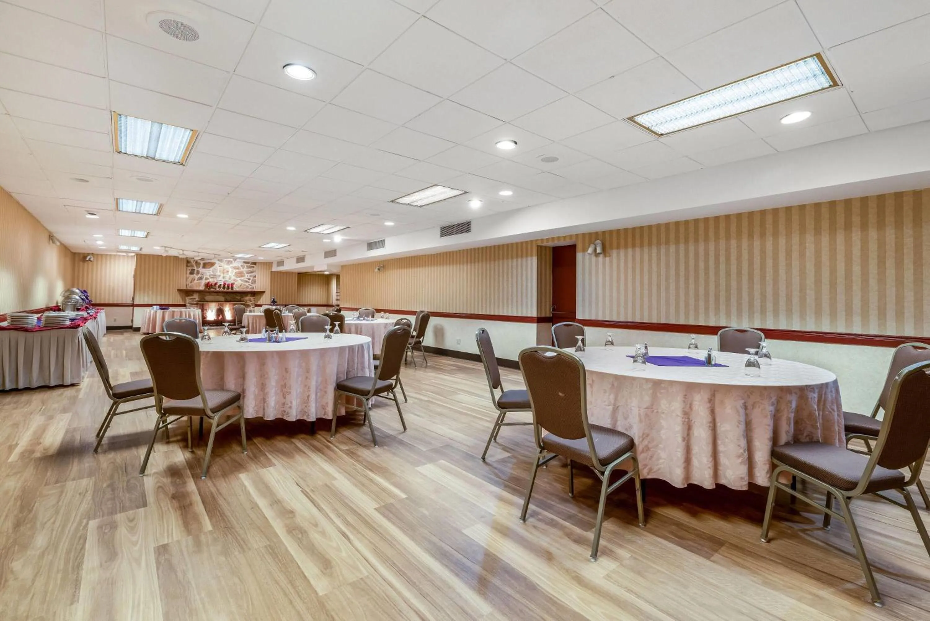 Meeting/conference room in Ramada by Wyndham State College Hotel & Conference Center