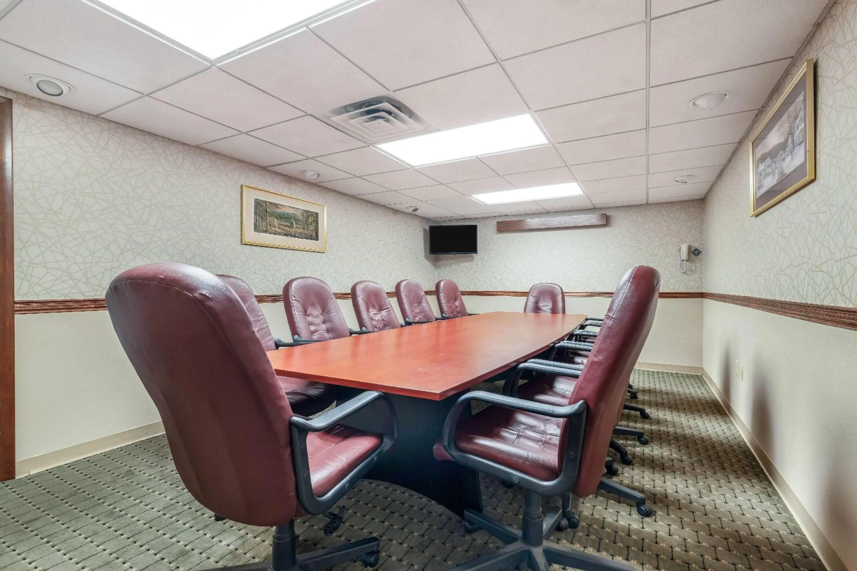 Meeting/conference room in Ramada by Wyndham State College Hotel & Conference Center