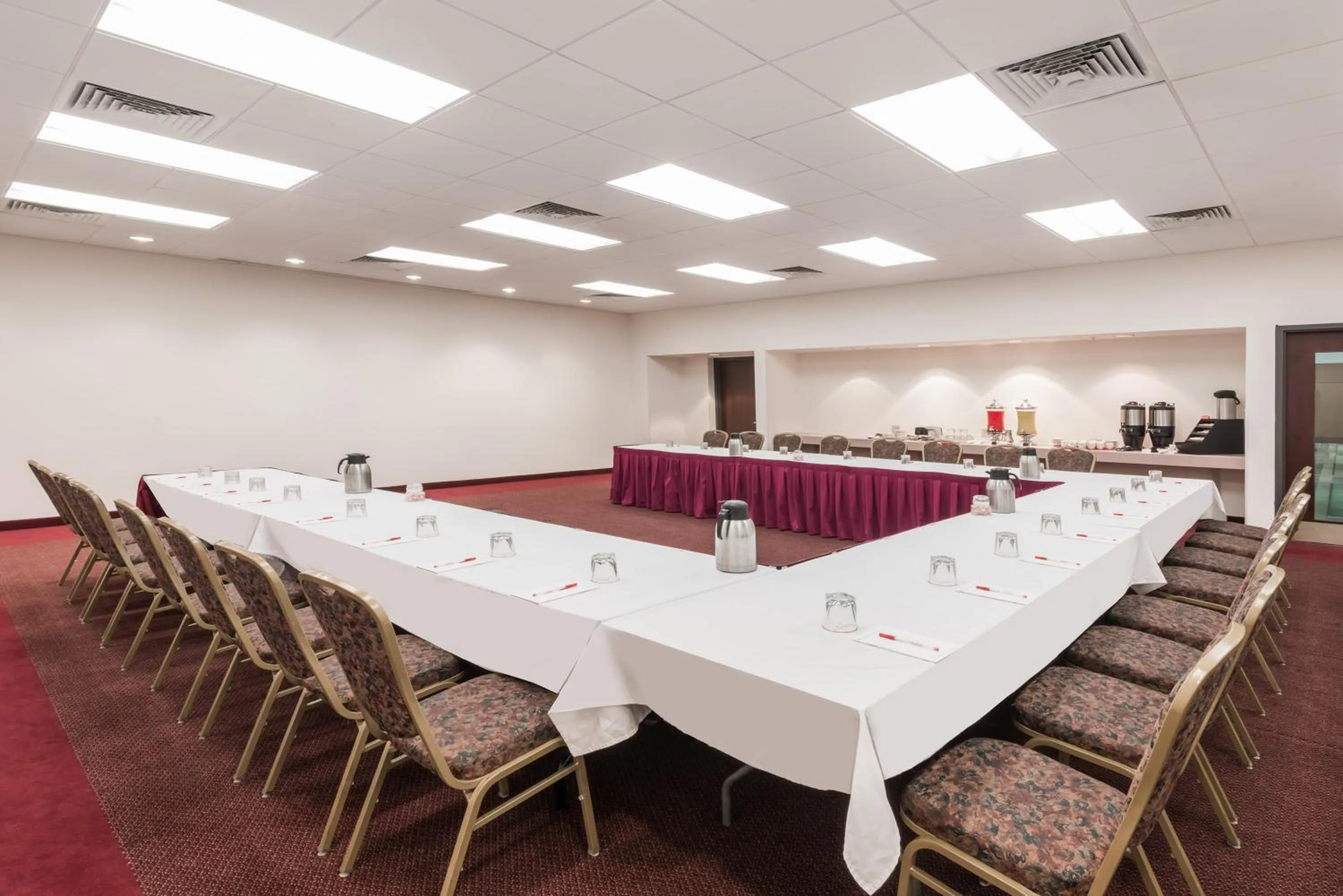 Banquet/Function facilities in Ramada by Wyndham State College Hotel & Conference Center