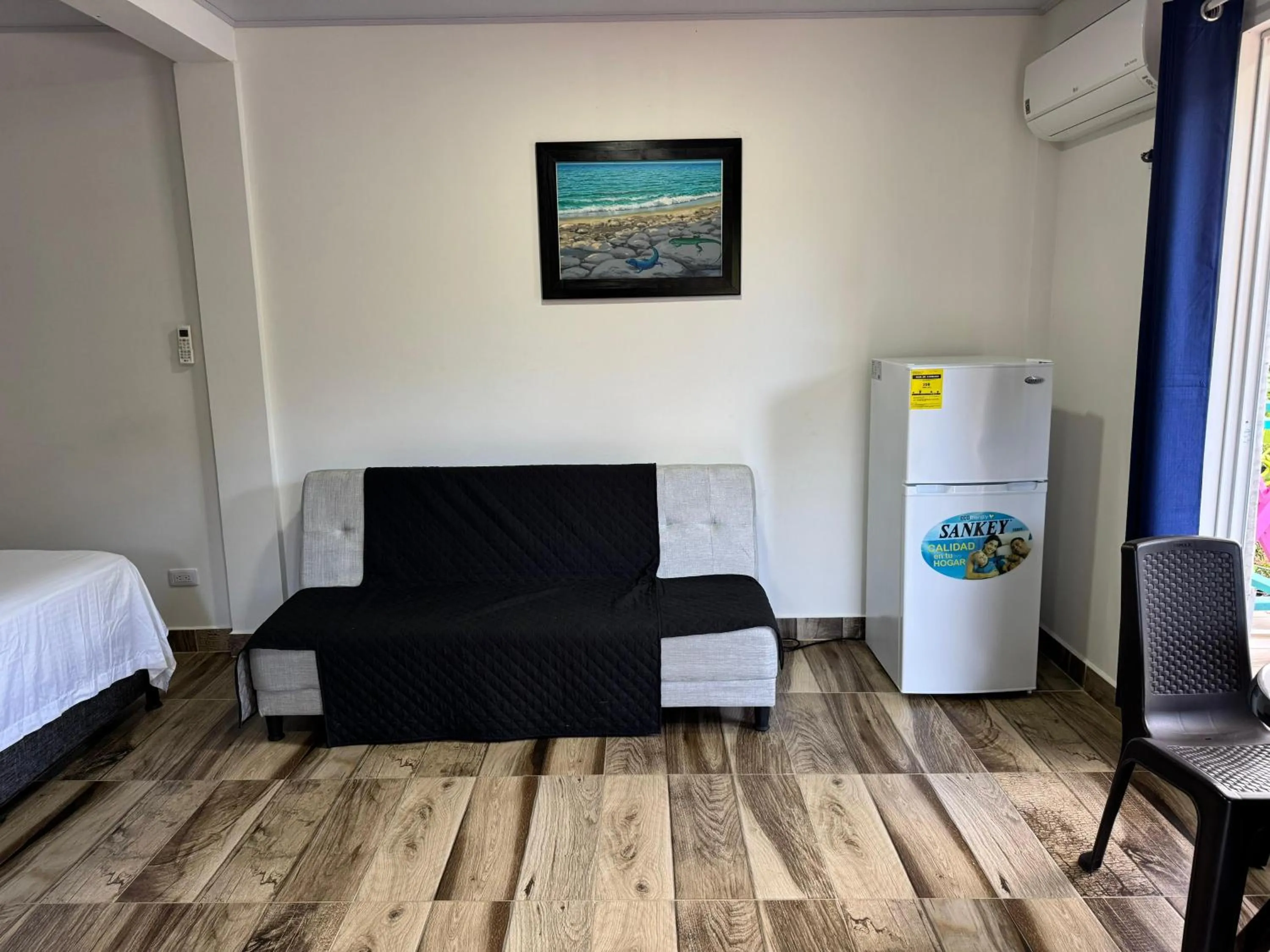 Bed in Shell Sea B & B