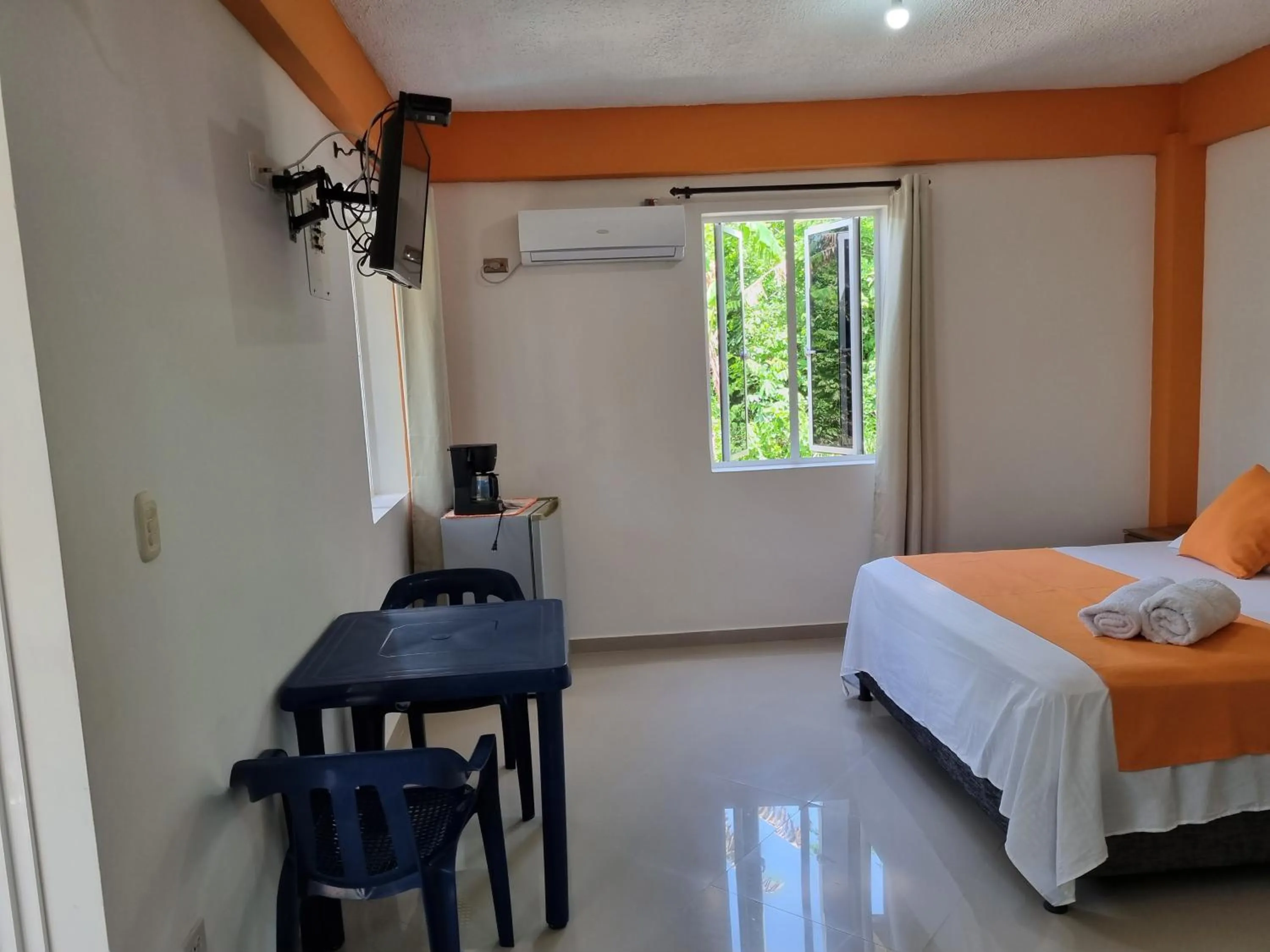 Bed in Shell Sea B & B