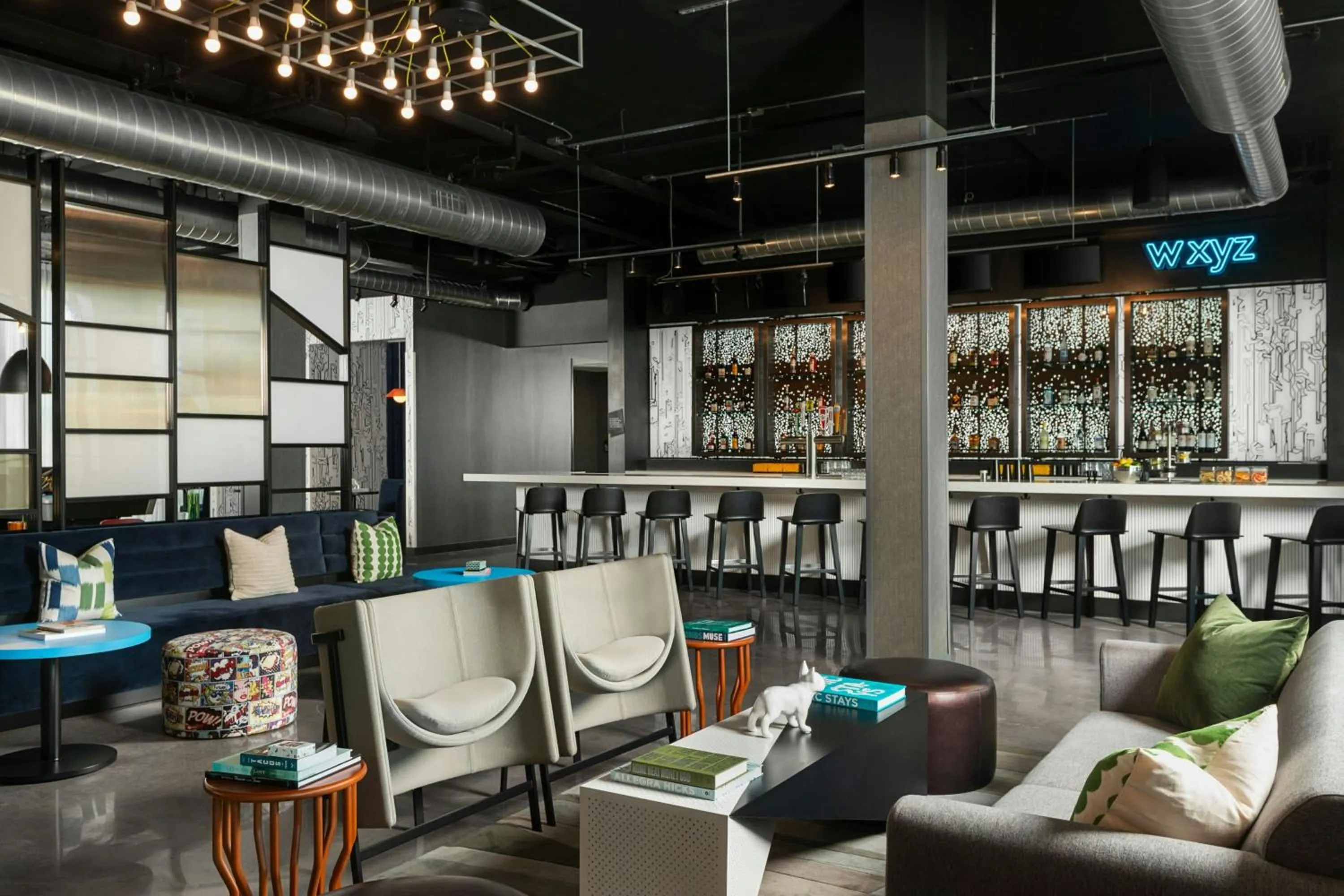 Lounge or bar in Aloft DFW Airport North