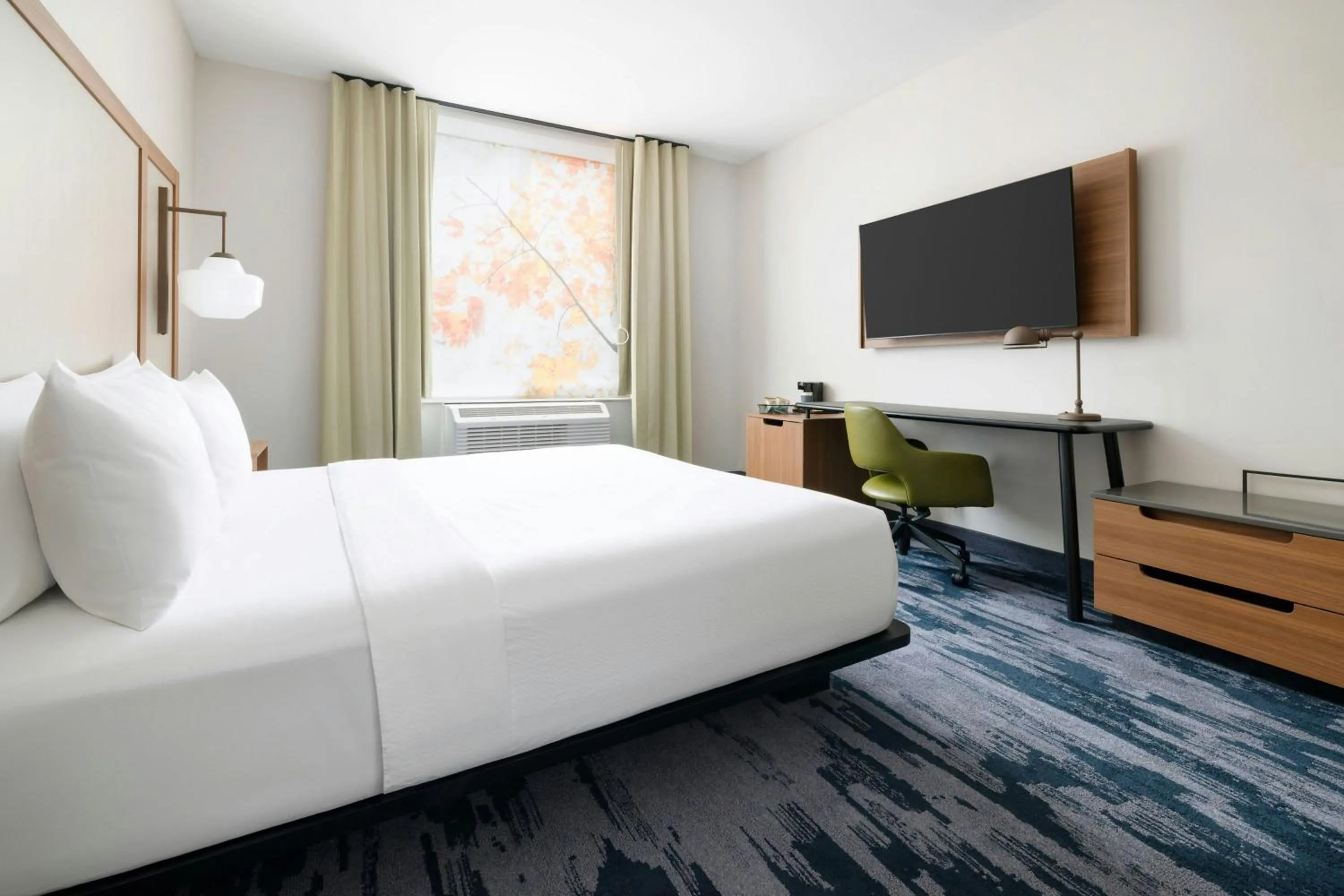 Photo of the whole room, Bed in Fairfield by Marriott Inn & Suites Union