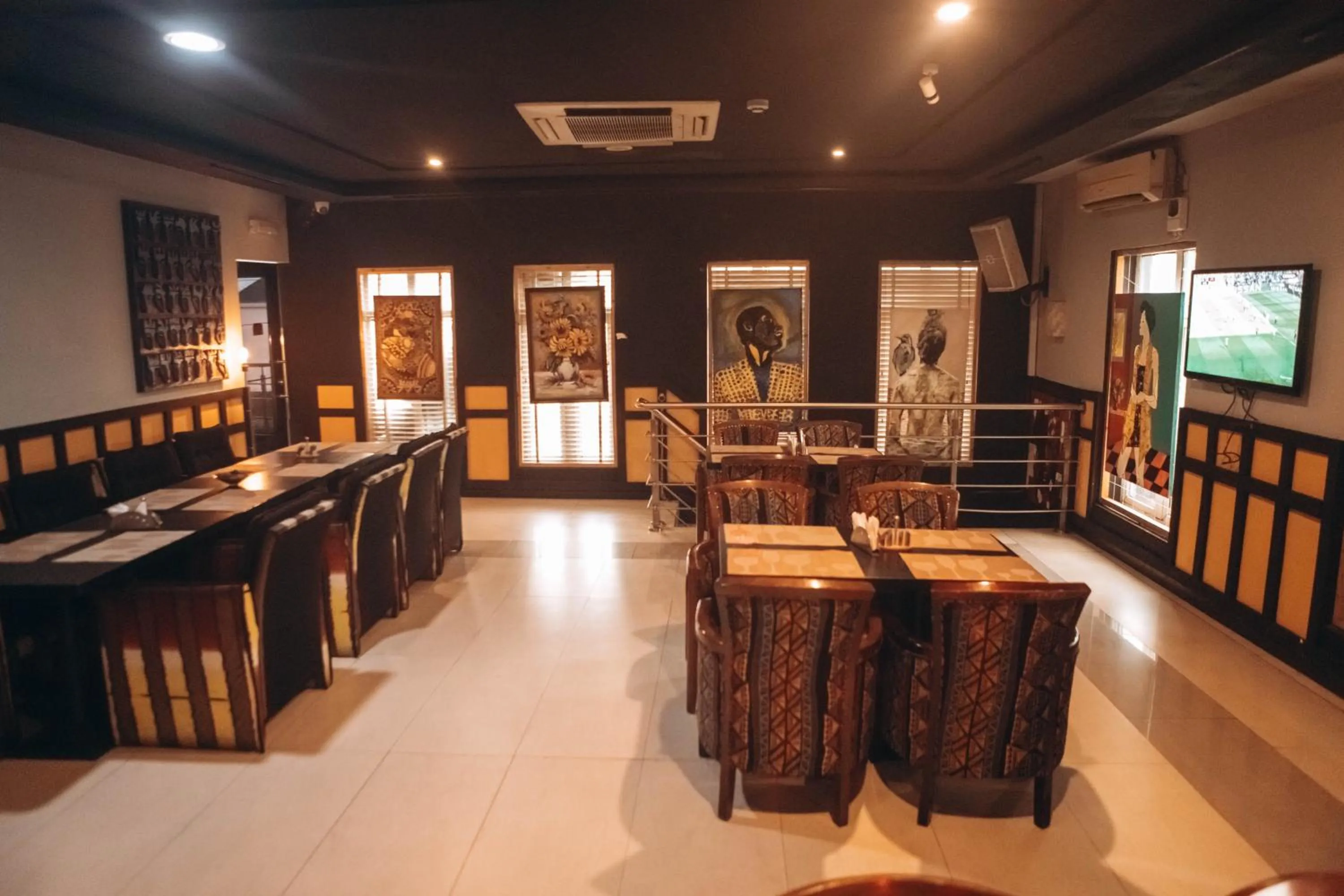 Restaurant/places to eat in The Crib Hotels