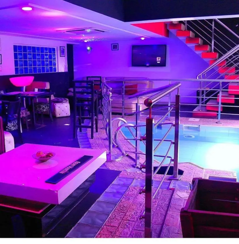 Restaurant/places to eat in The Crib Hotels