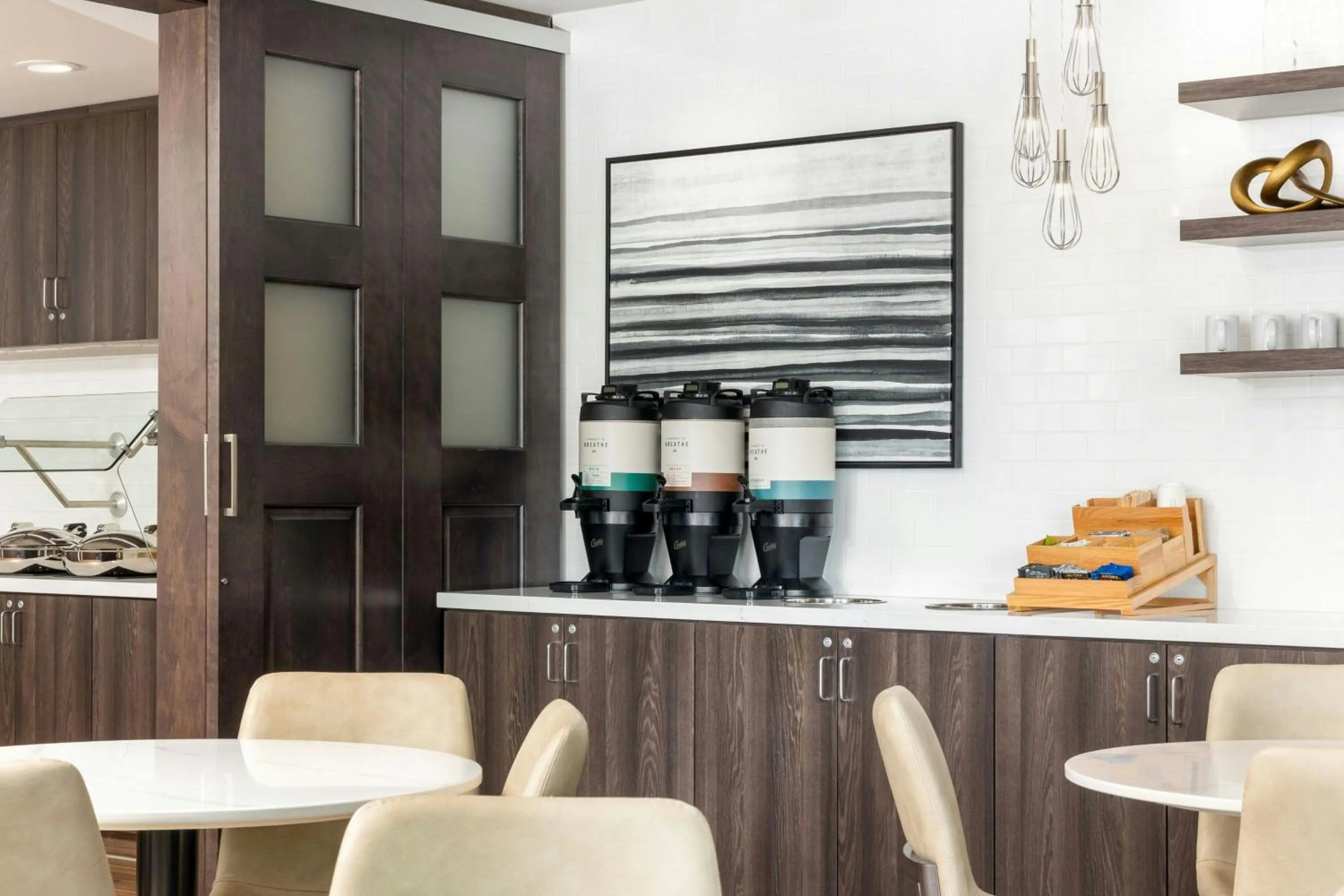 Restaurant/places to eat in Residence Inn by Marriott Novato Sonoma