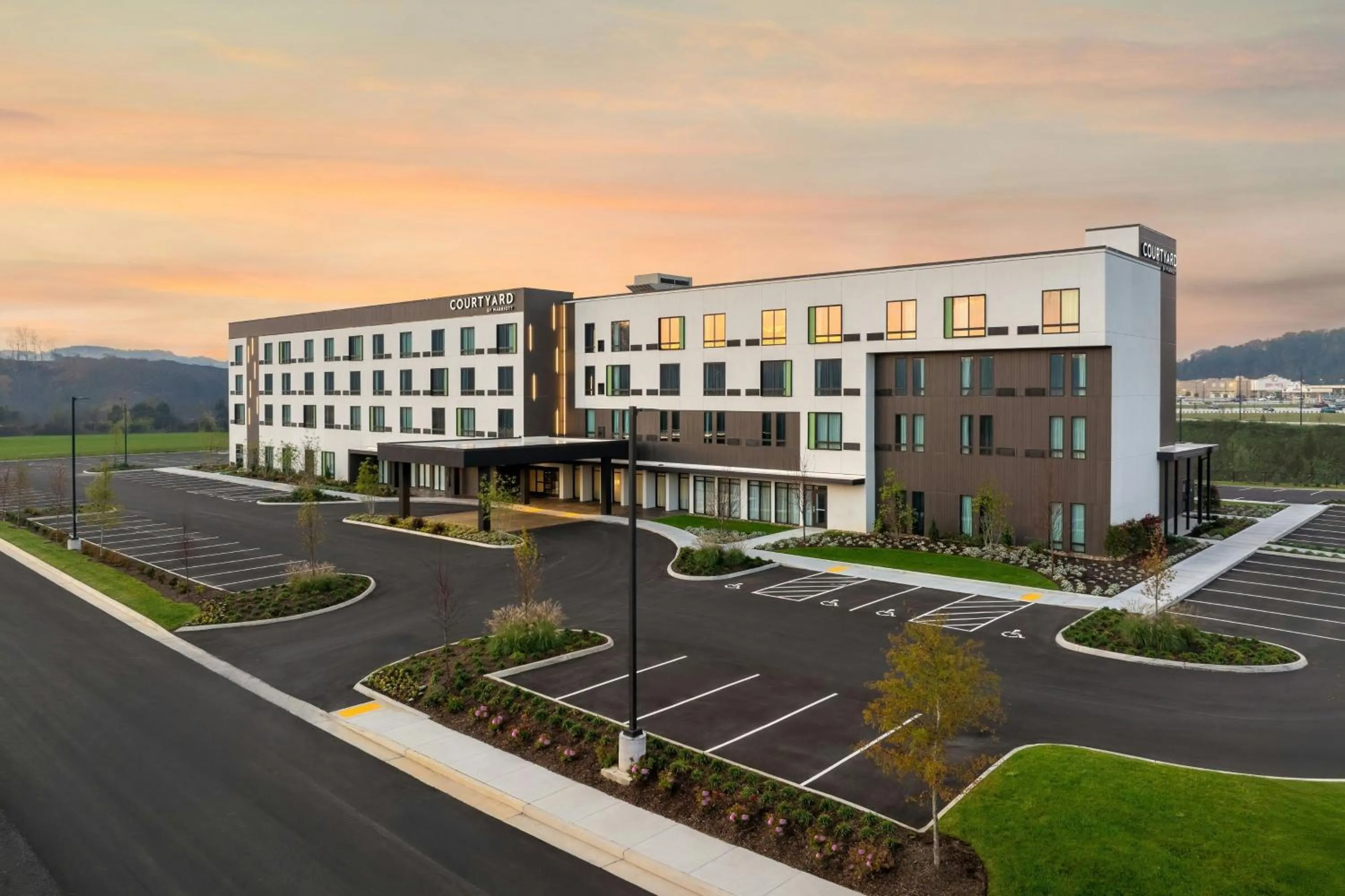 Property building in Courtyard by Marriott Kodak Sevierville