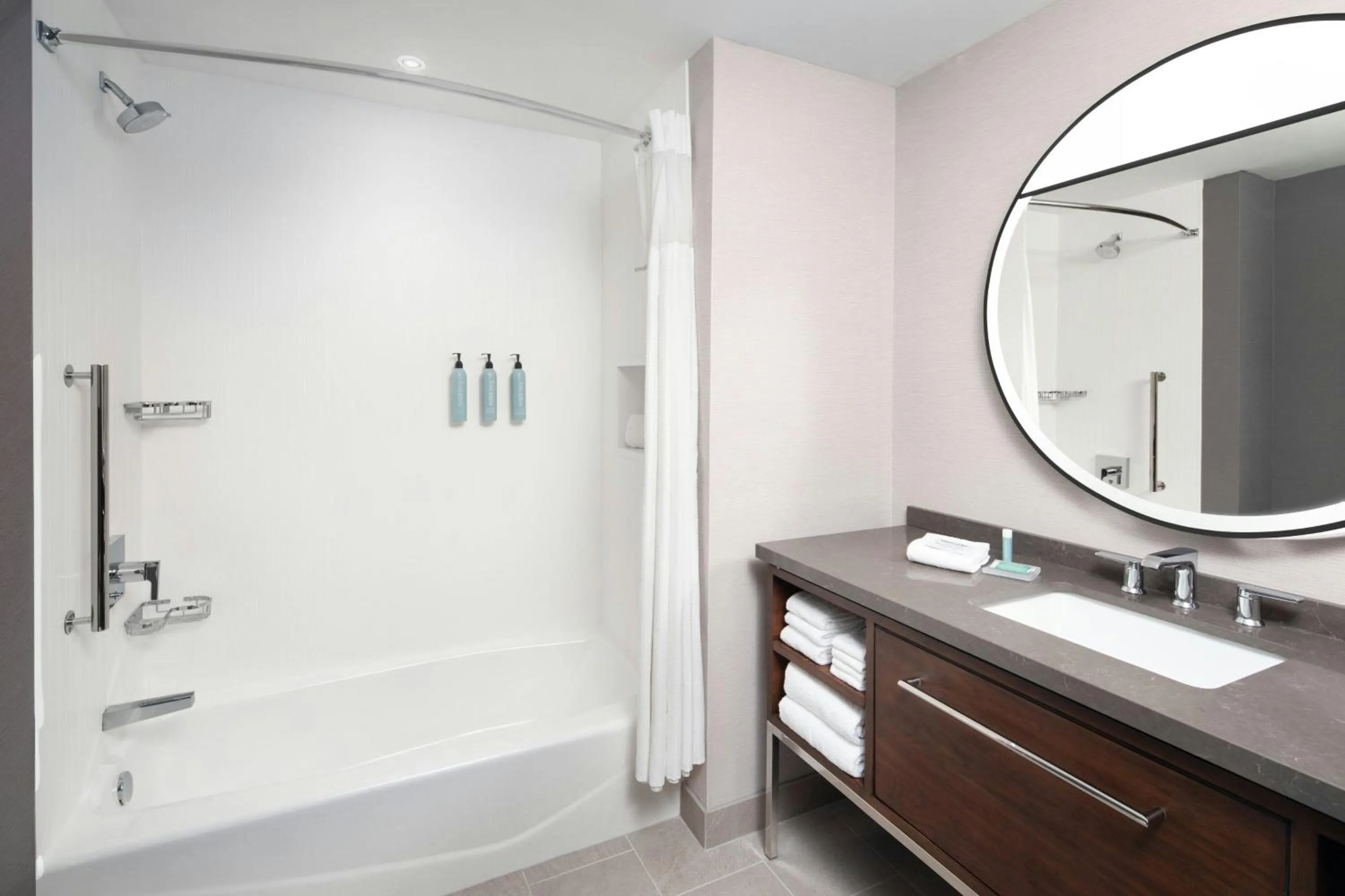 Bathroom in Courtyard by Marriott Kodak Sevierville