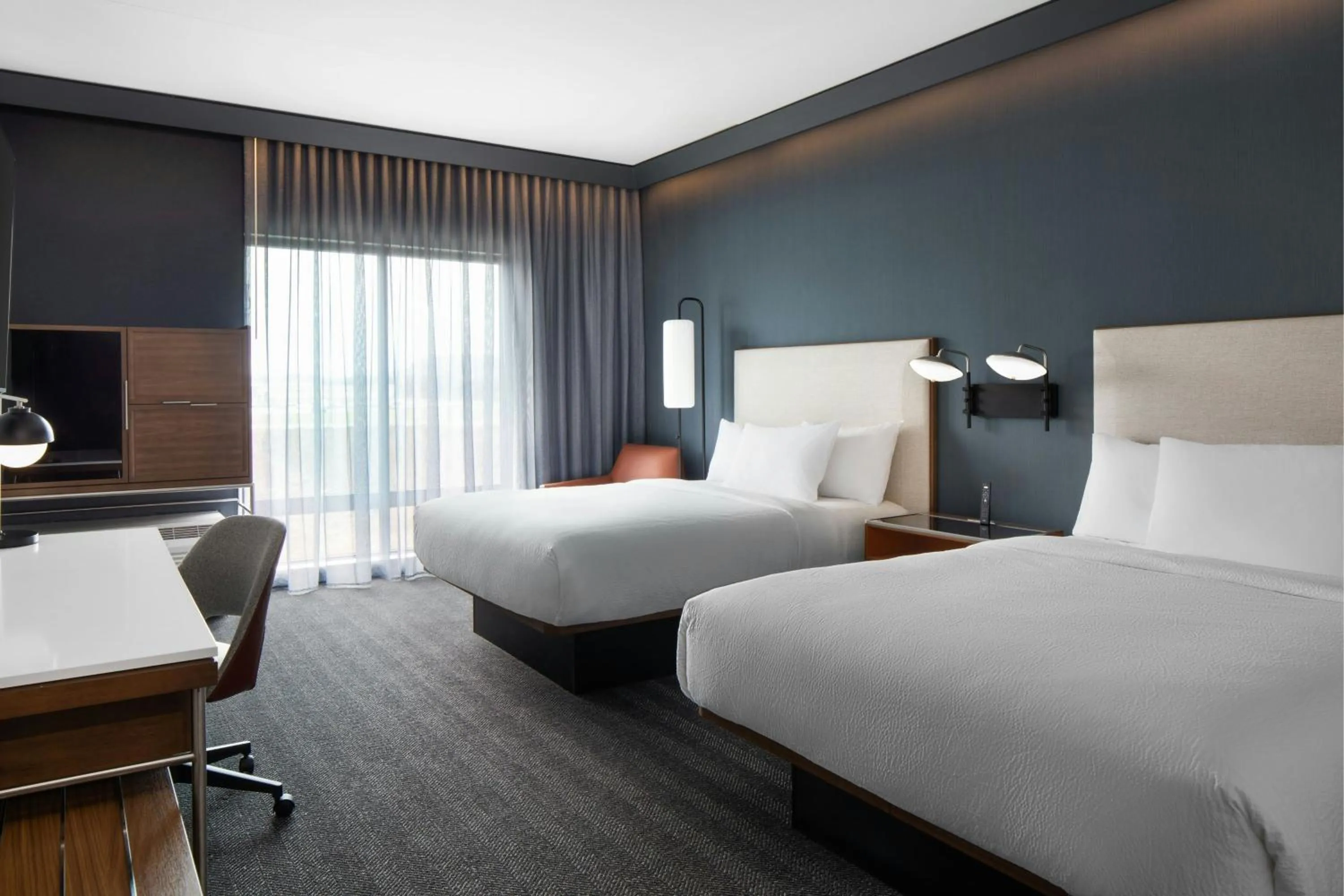 Photo of the whole room, Bed in Courtyard by Marriott Kodak Sevierville