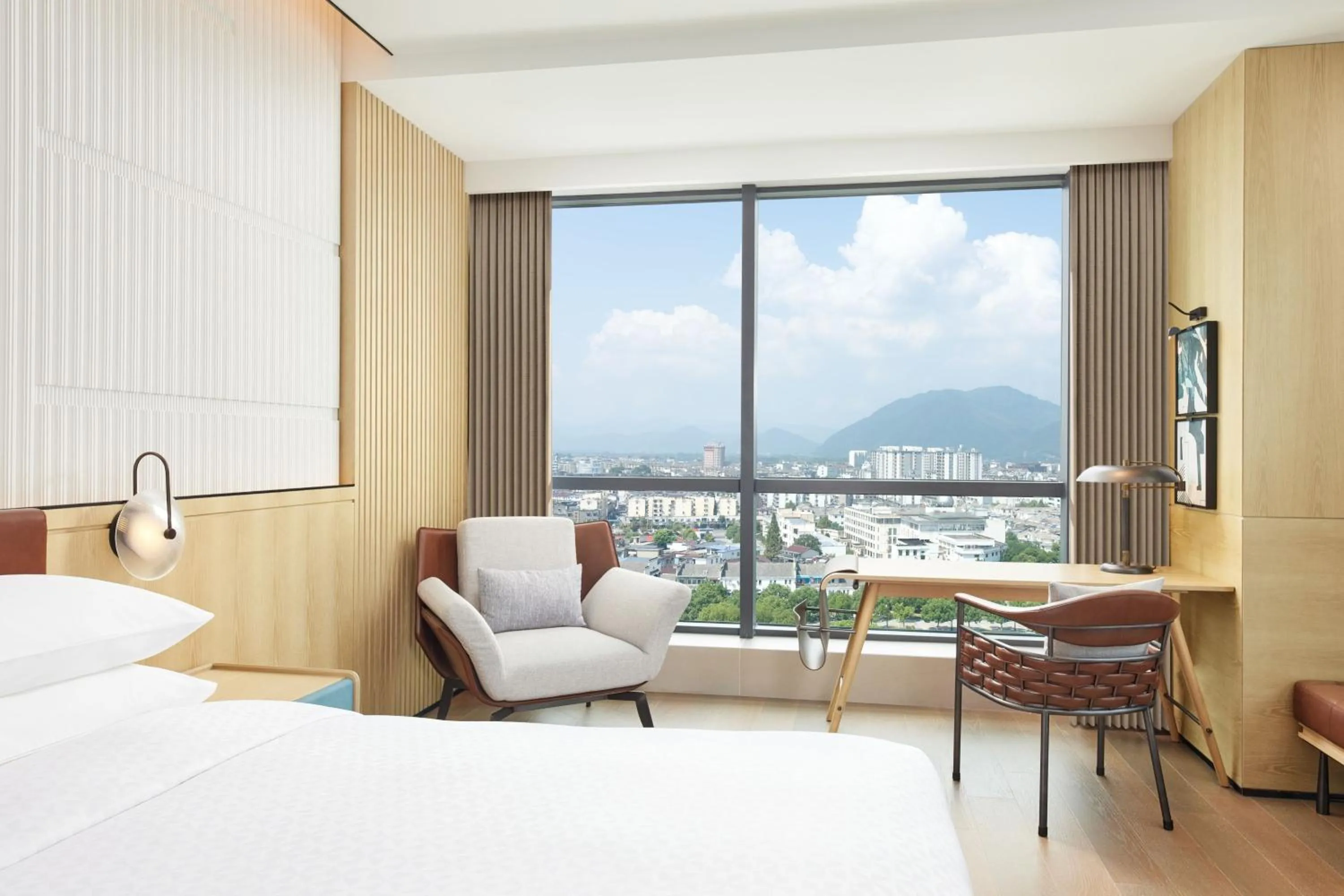 Photo of the whole room, Bed in Four Points by Sheraton Xuancheng, Jingxian