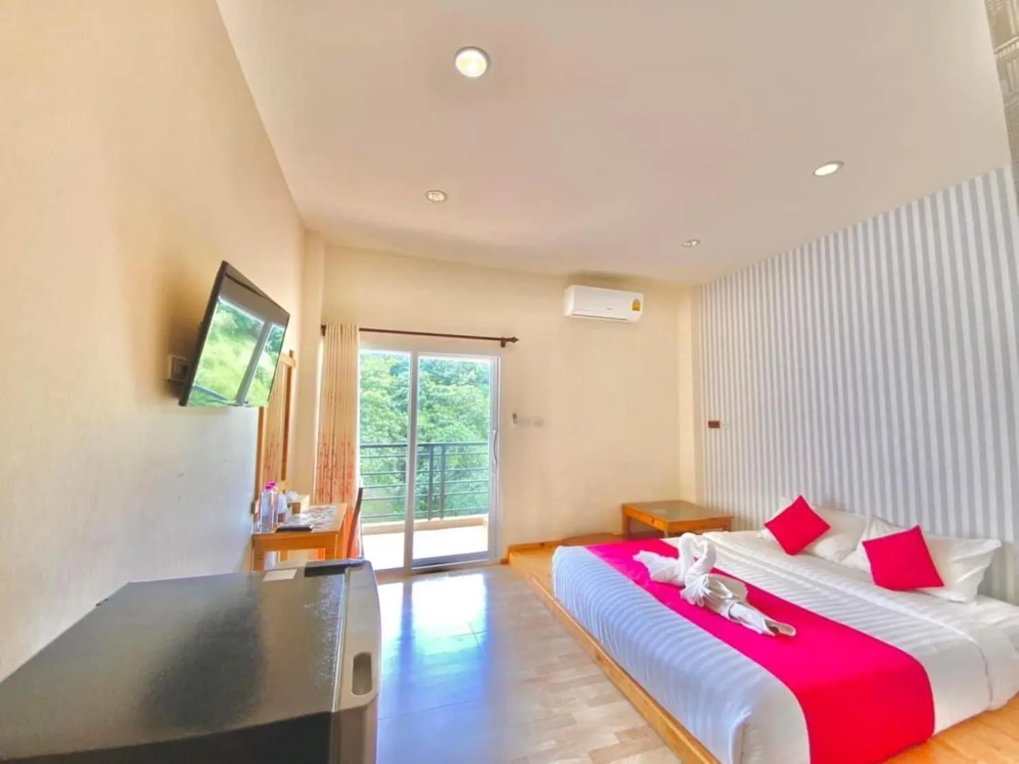TV and multimedia, Bed in Sakura Yama Resort ซากุระ ยามะรีสอร์ท
