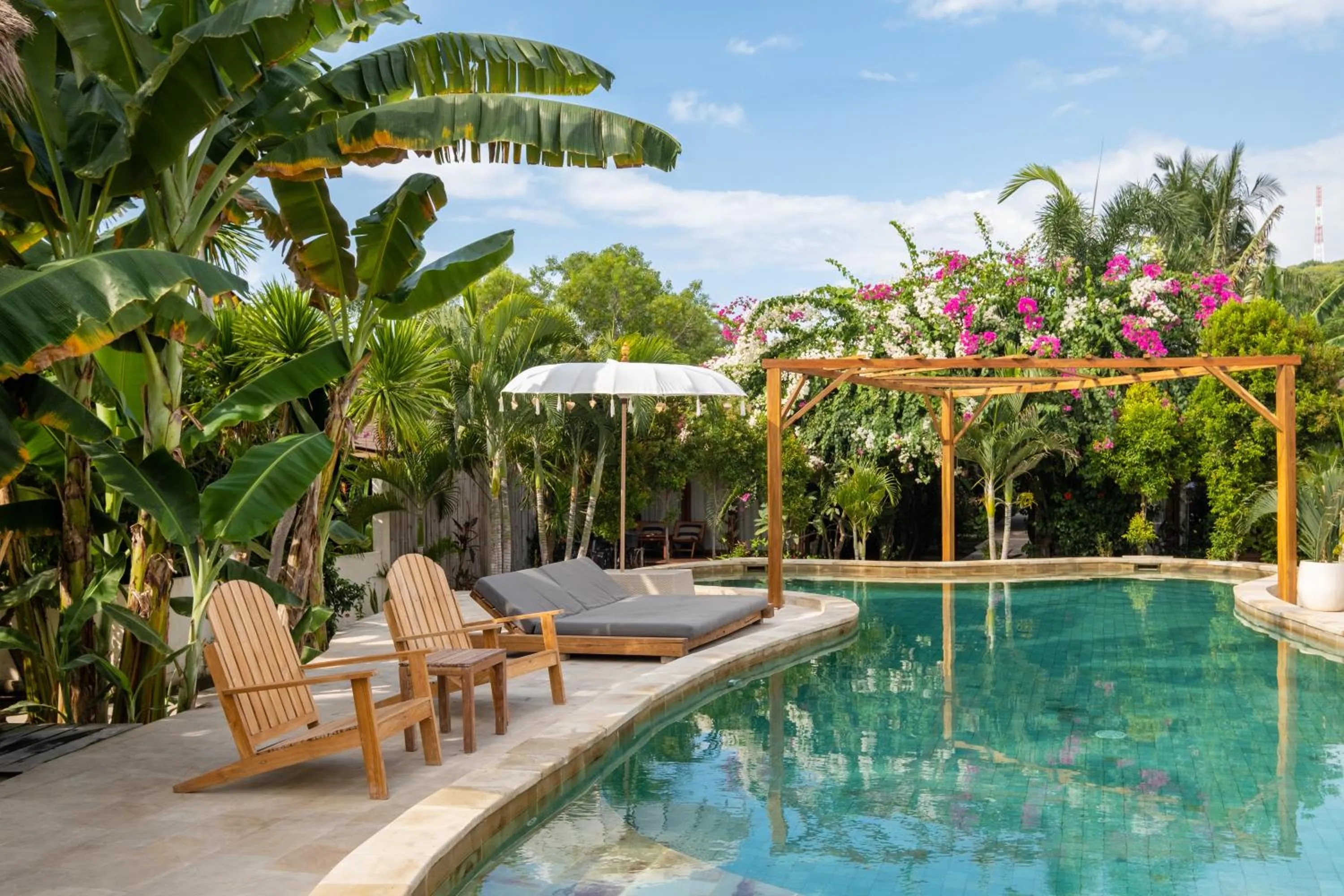 Swimming pool in Gili Teak Beach Front Resort