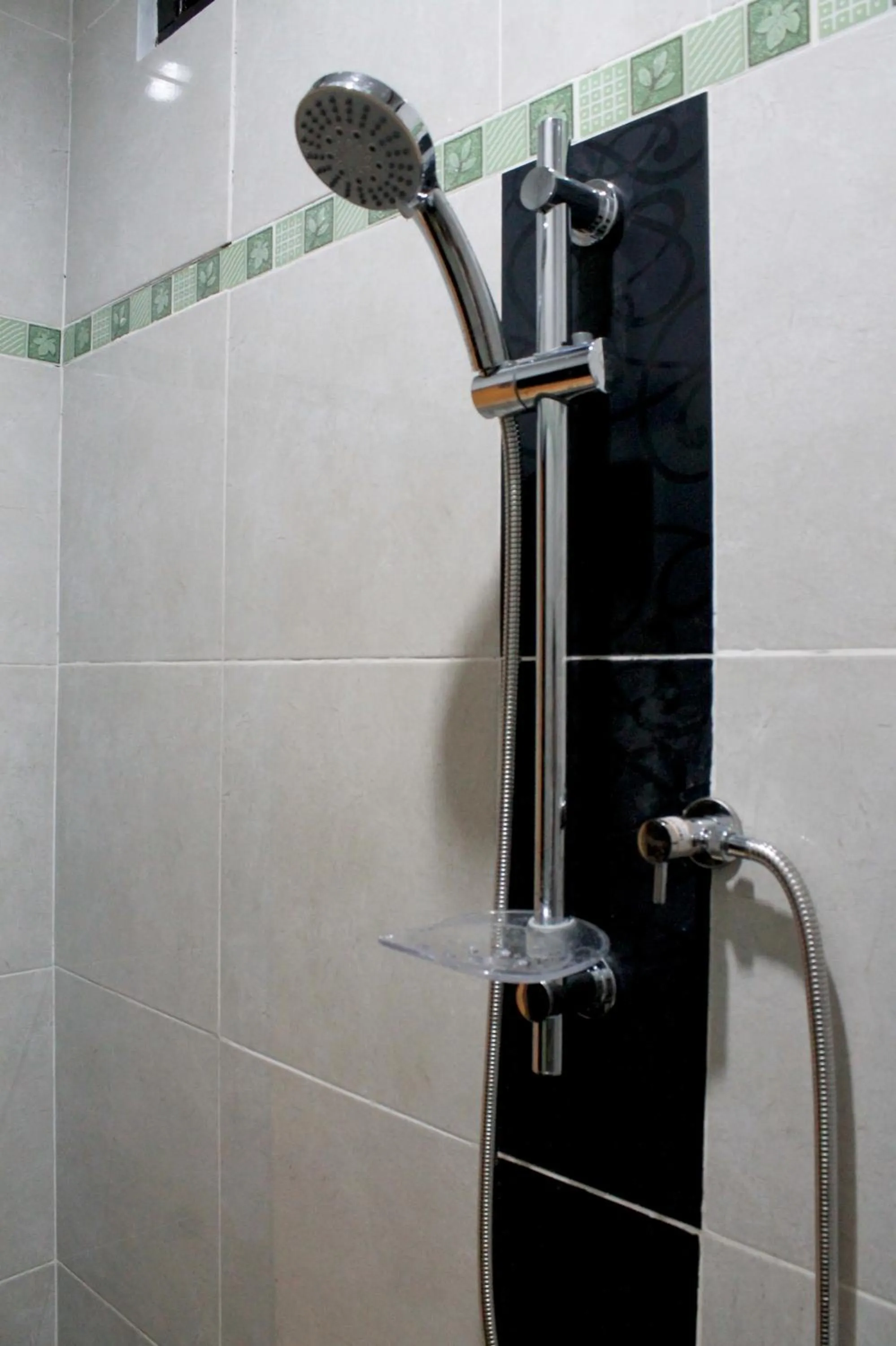 Shower in Chillin Kuta Homestay