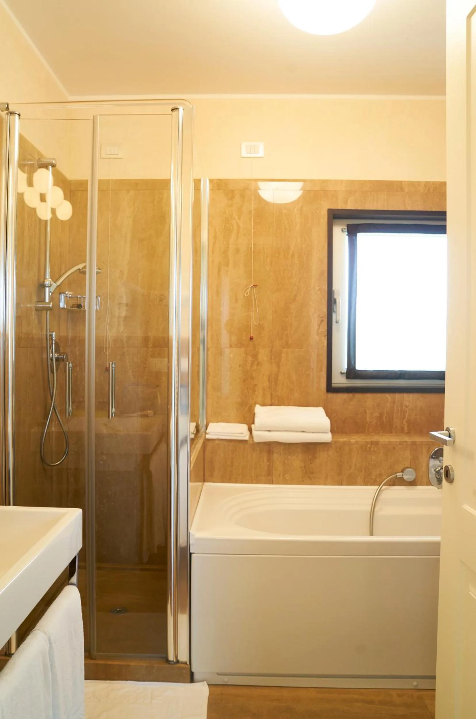 Bathroom in Aparthotel La Pineta