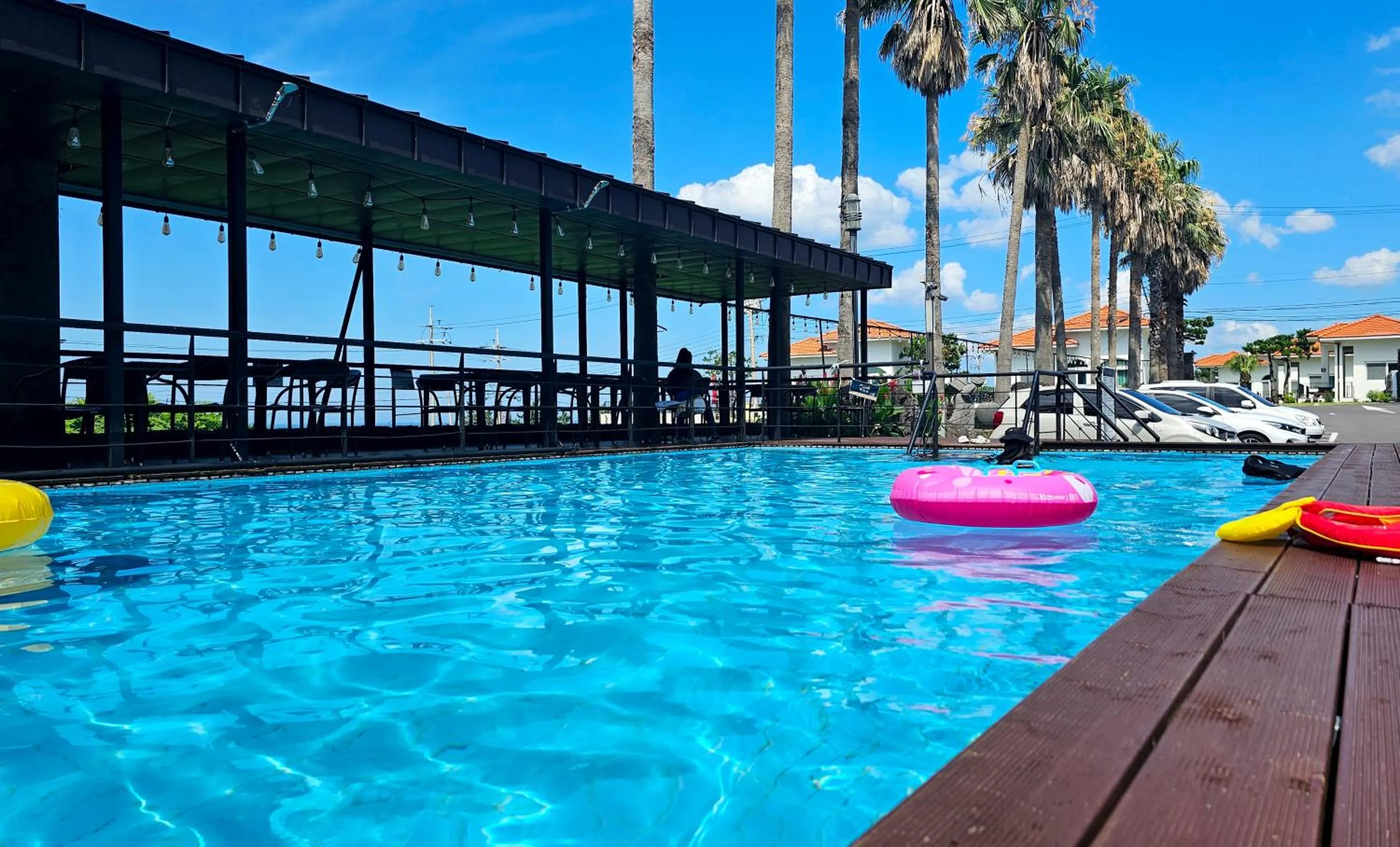 Swimming pool in Benikea Hotel Jeju