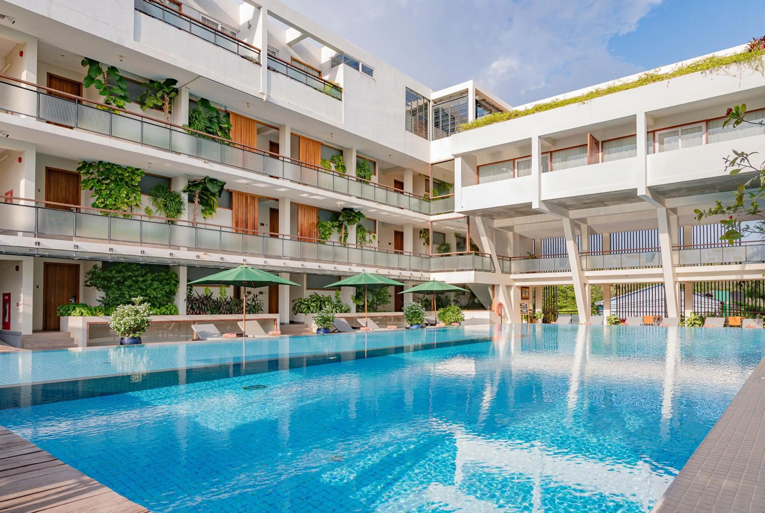 Swimming pool in Hotel Somadevi Angkor Boutique and Resort