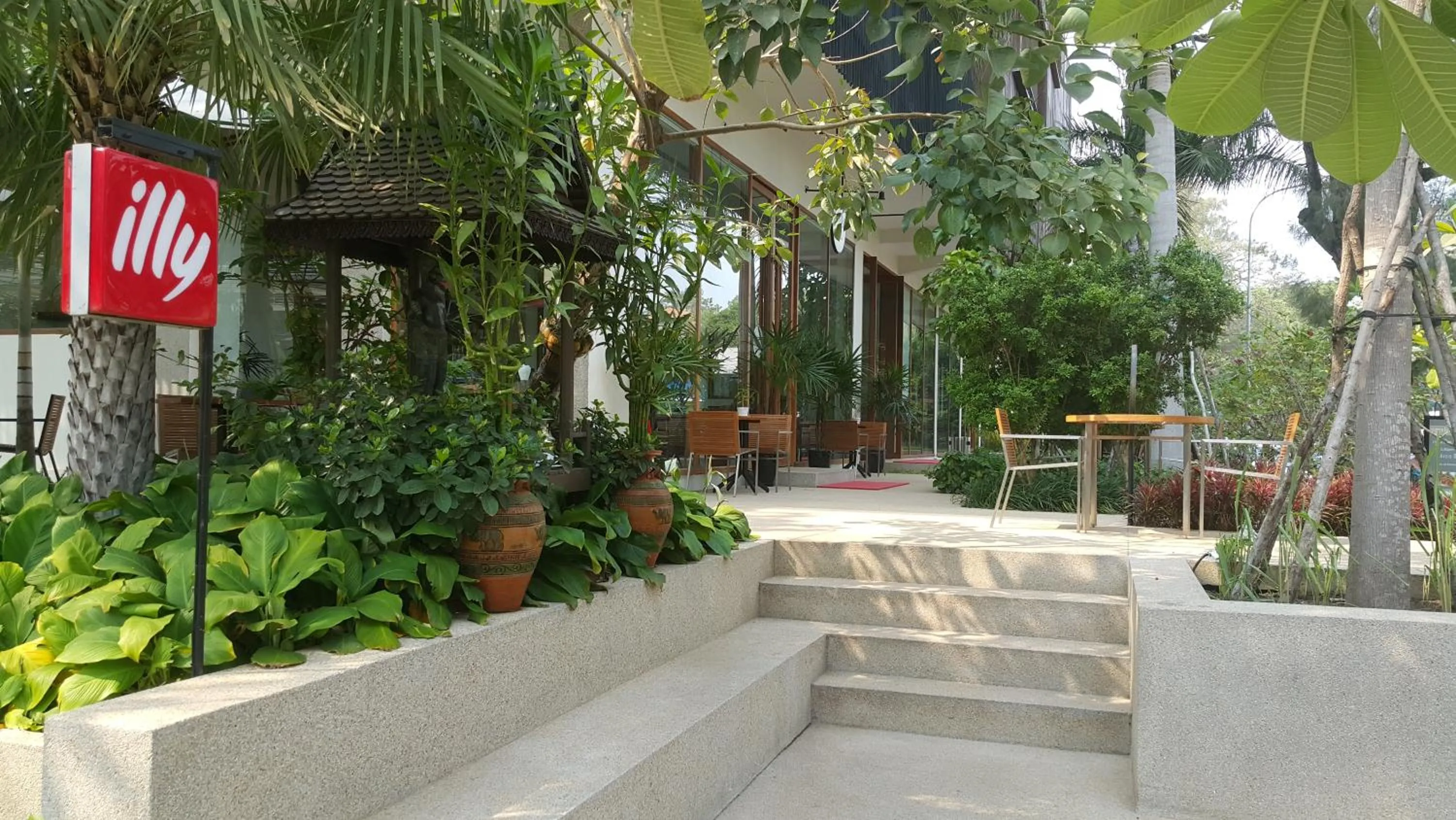 Property building in Hotel Somadevi Angkor Boutique and Resort