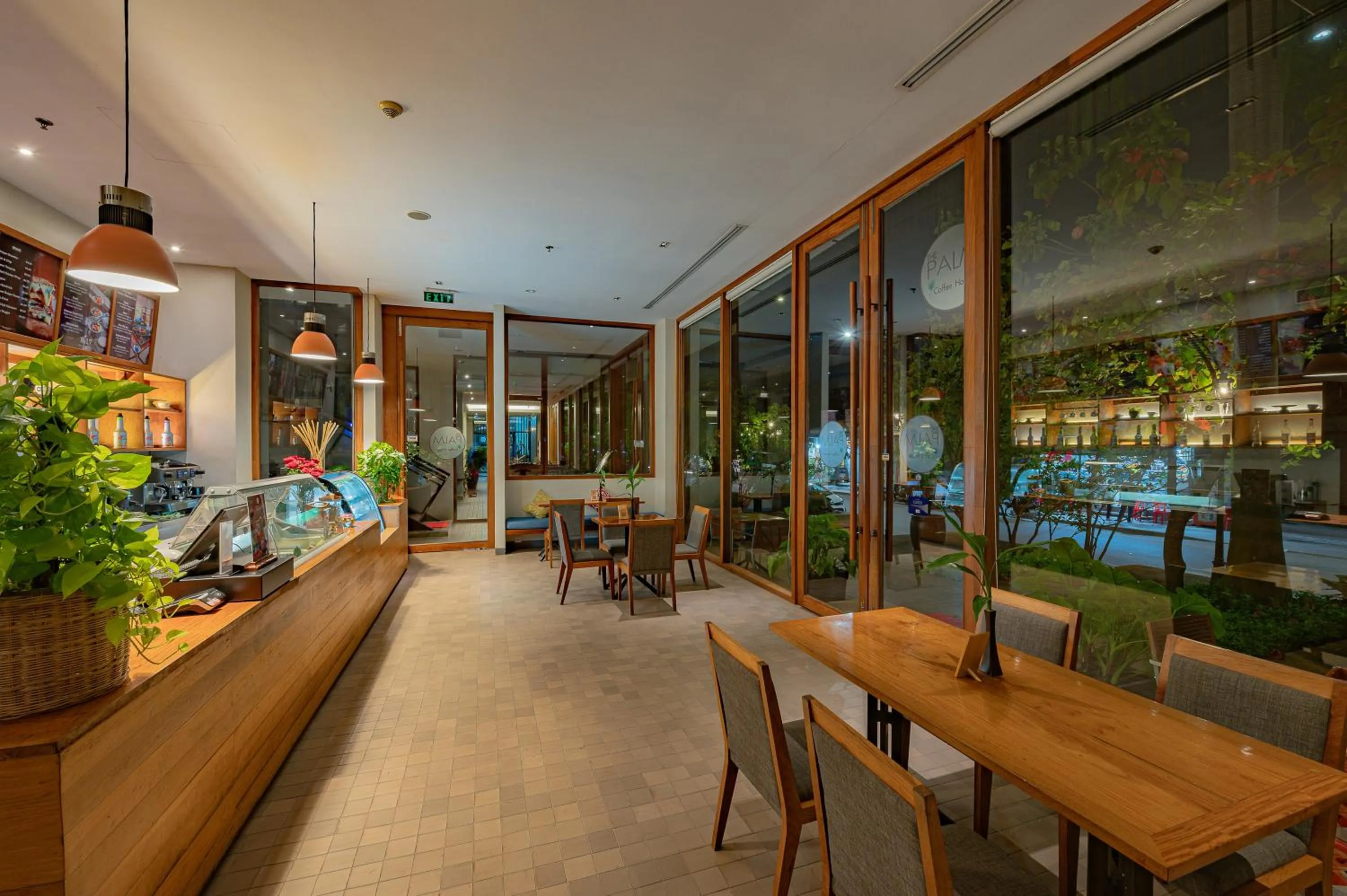 Restaurant/places to eat in Hotel Somadevi Angkor Boutique and Resort