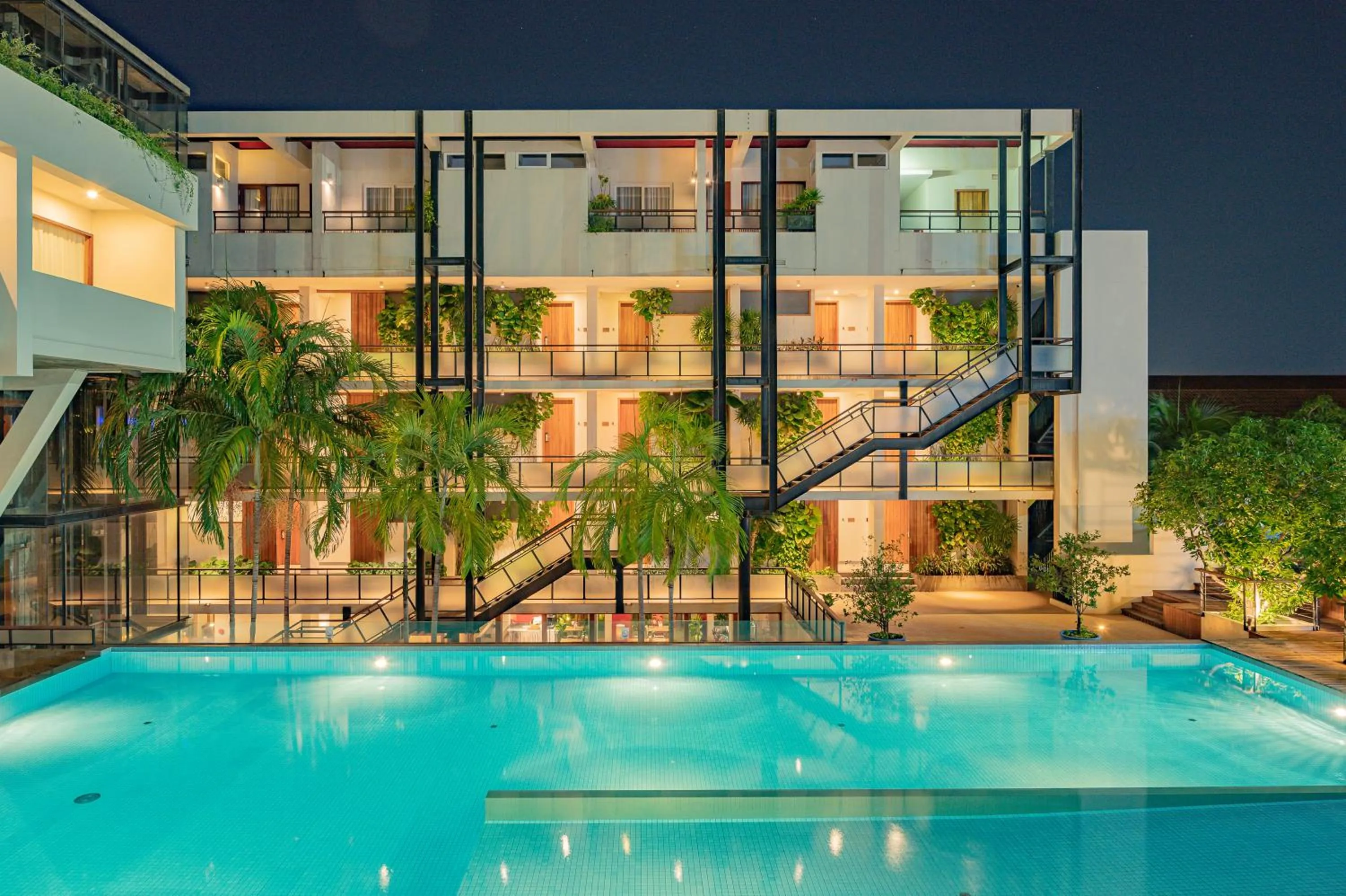 Swimming pool in Hotel Somadevi Angkor Boutique and Resort