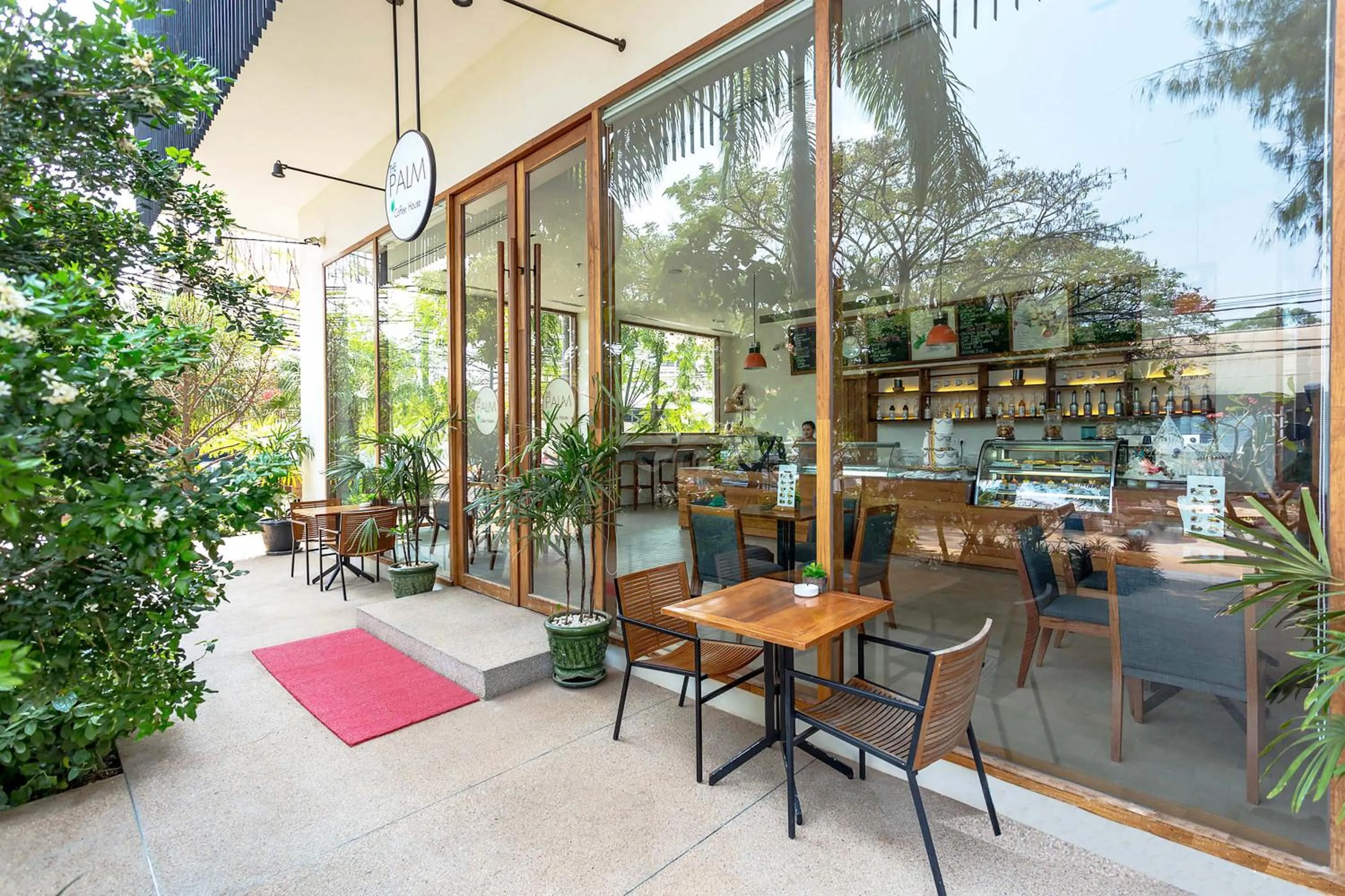 Restaurant/places to eat in Hotel Somadevi Angkor Boutique and Resort